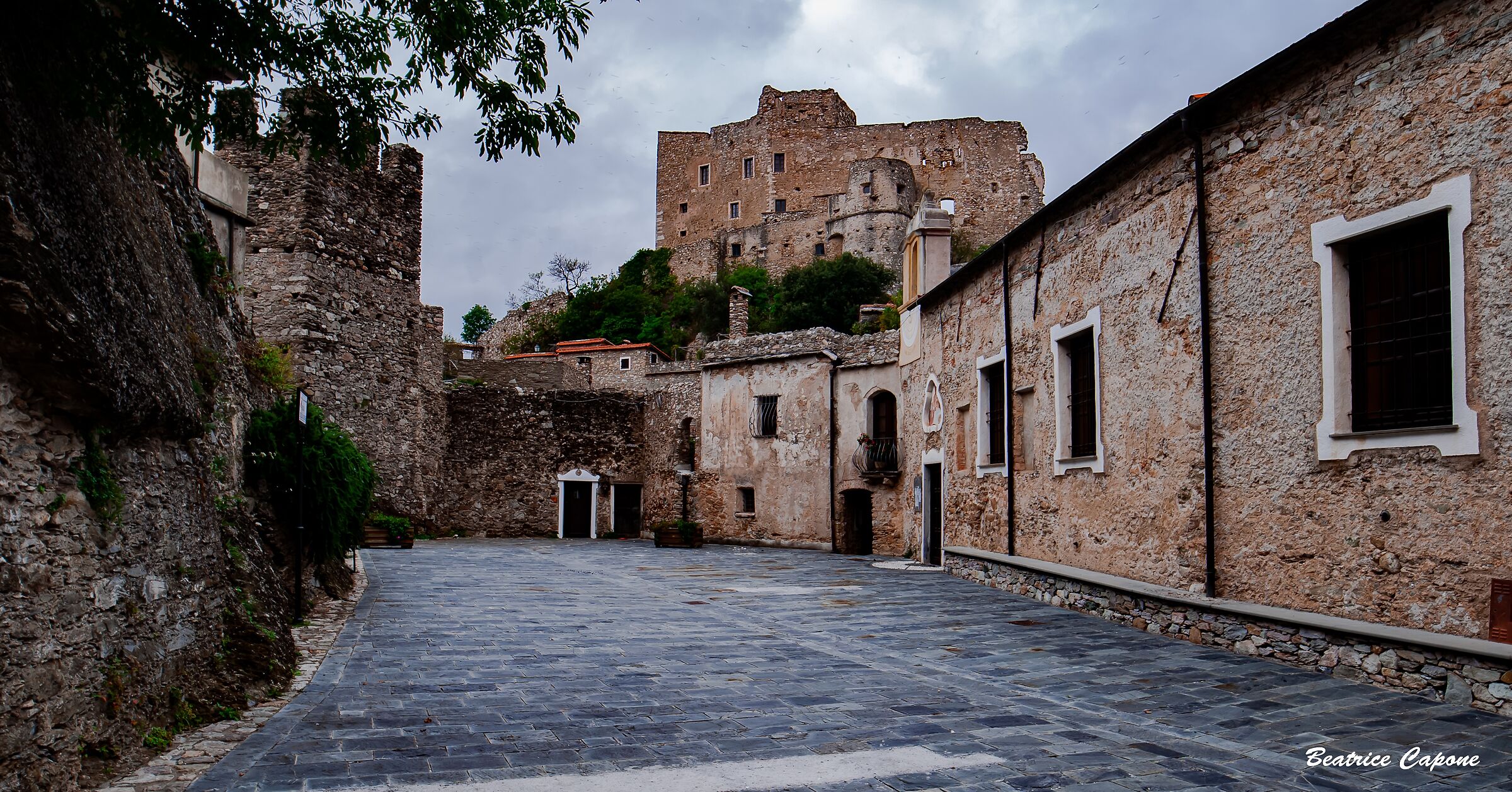 Castelvecchio di Rocca Barbena (Savona)