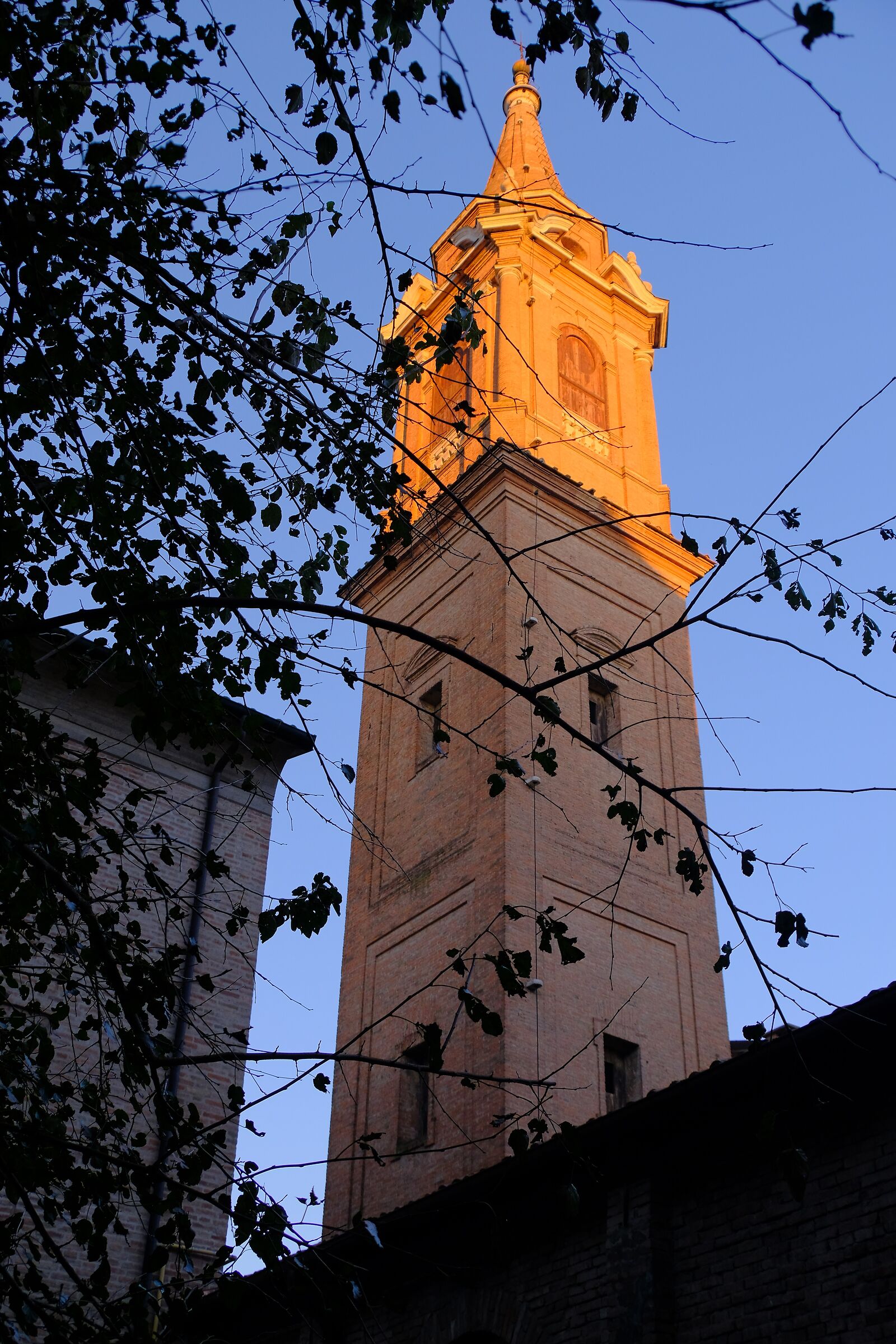 Latest Lights on Hundred (FE)