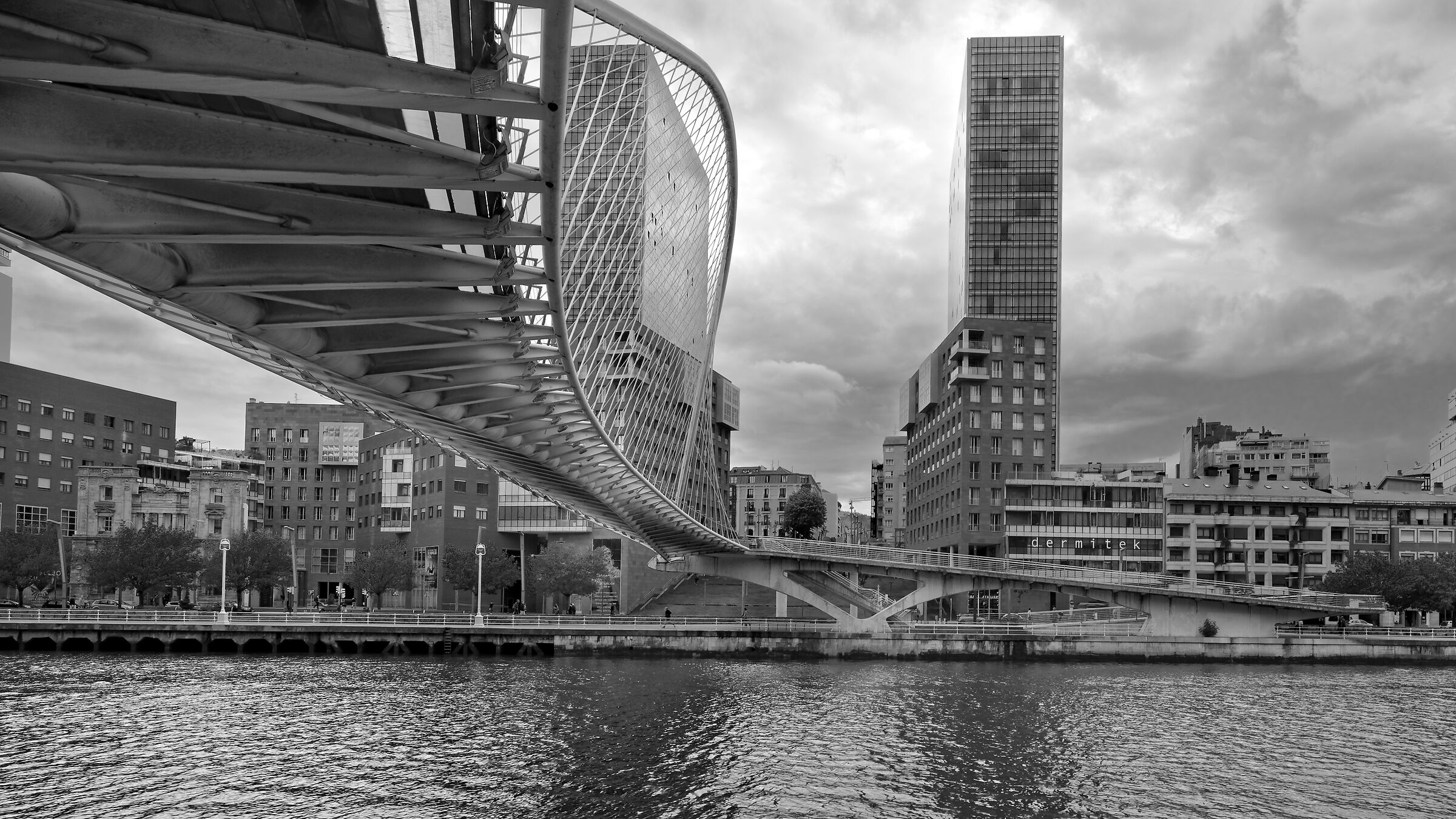 Bilbao and its river