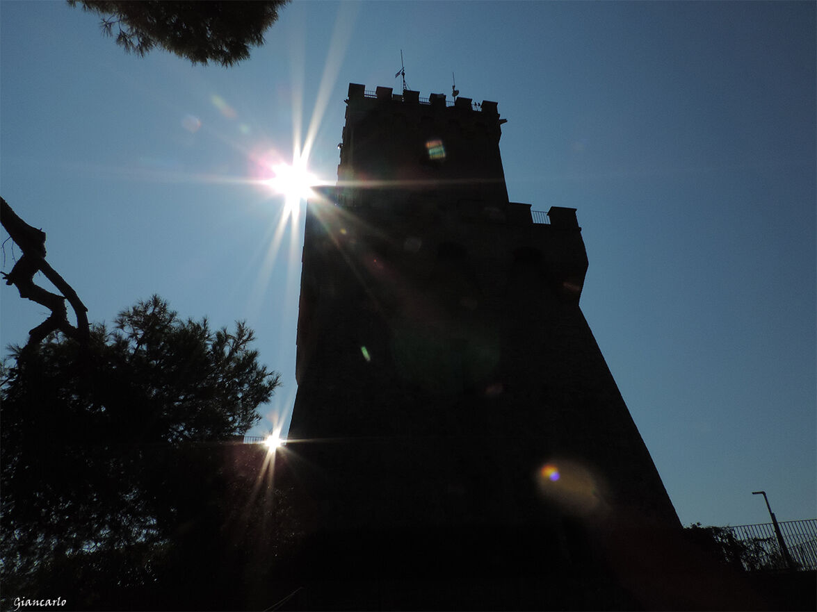 Il Castello ha molti ingressi a volte due soli