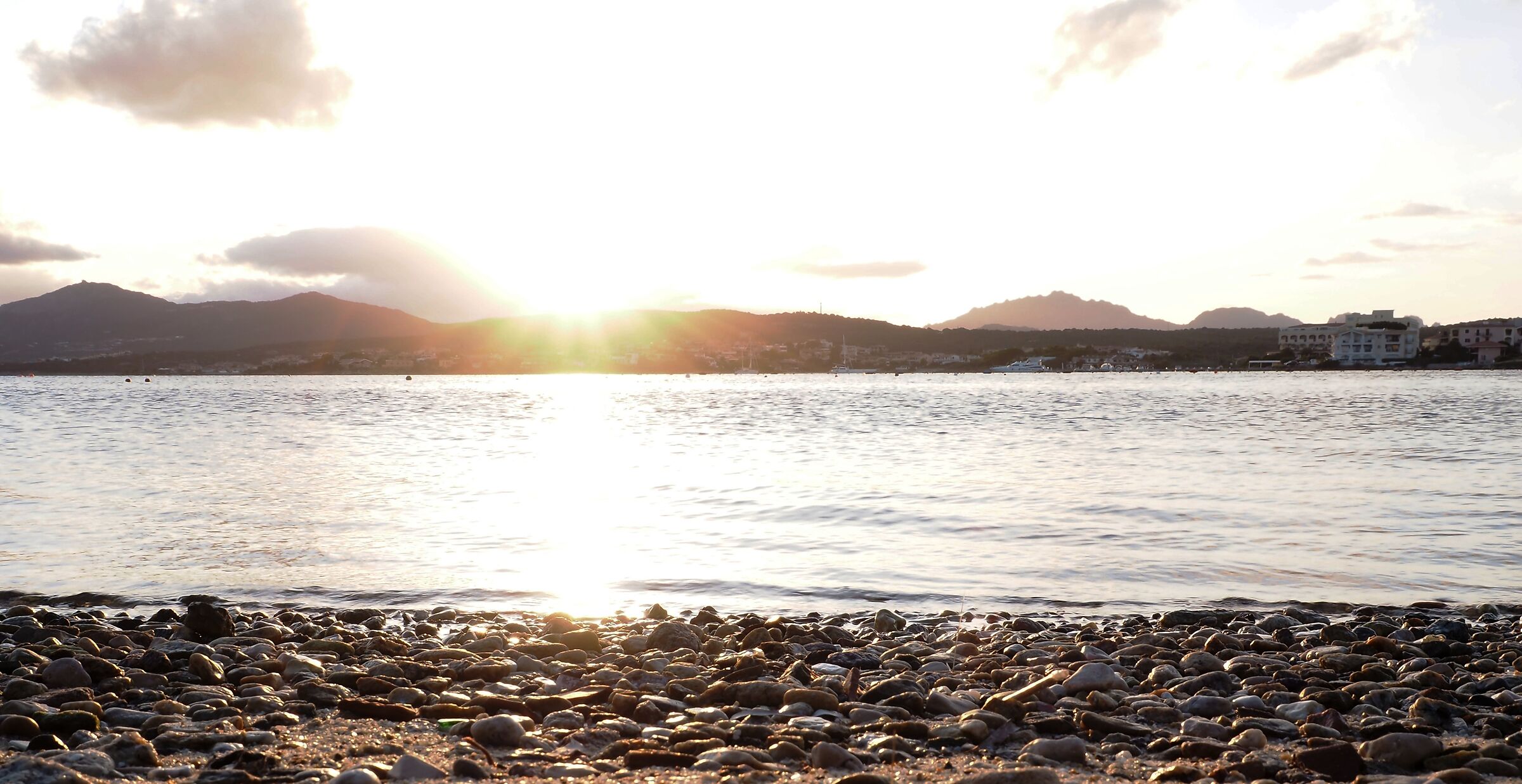 GulfOranges beach and pebbles