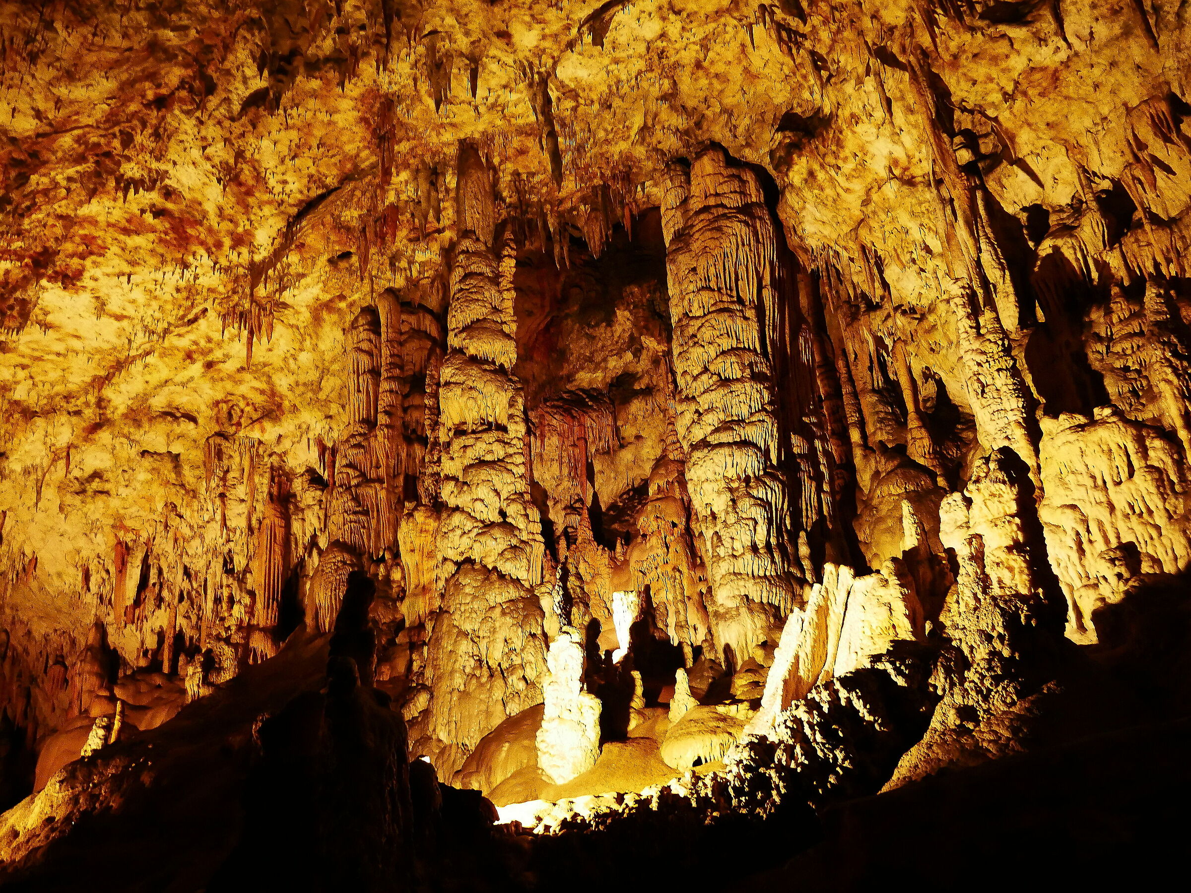 postumia-inner caves