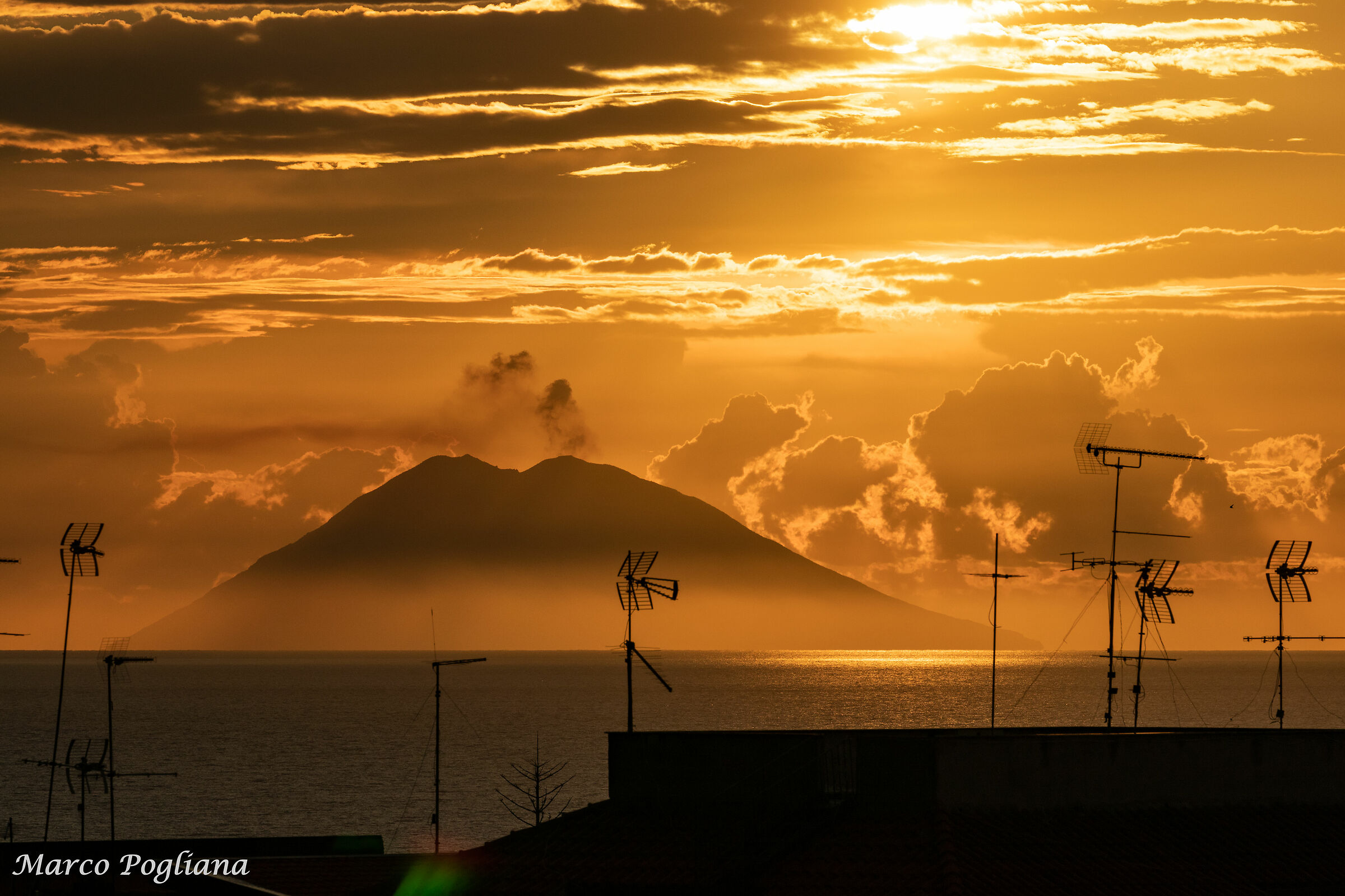 Stromboli al tramonto