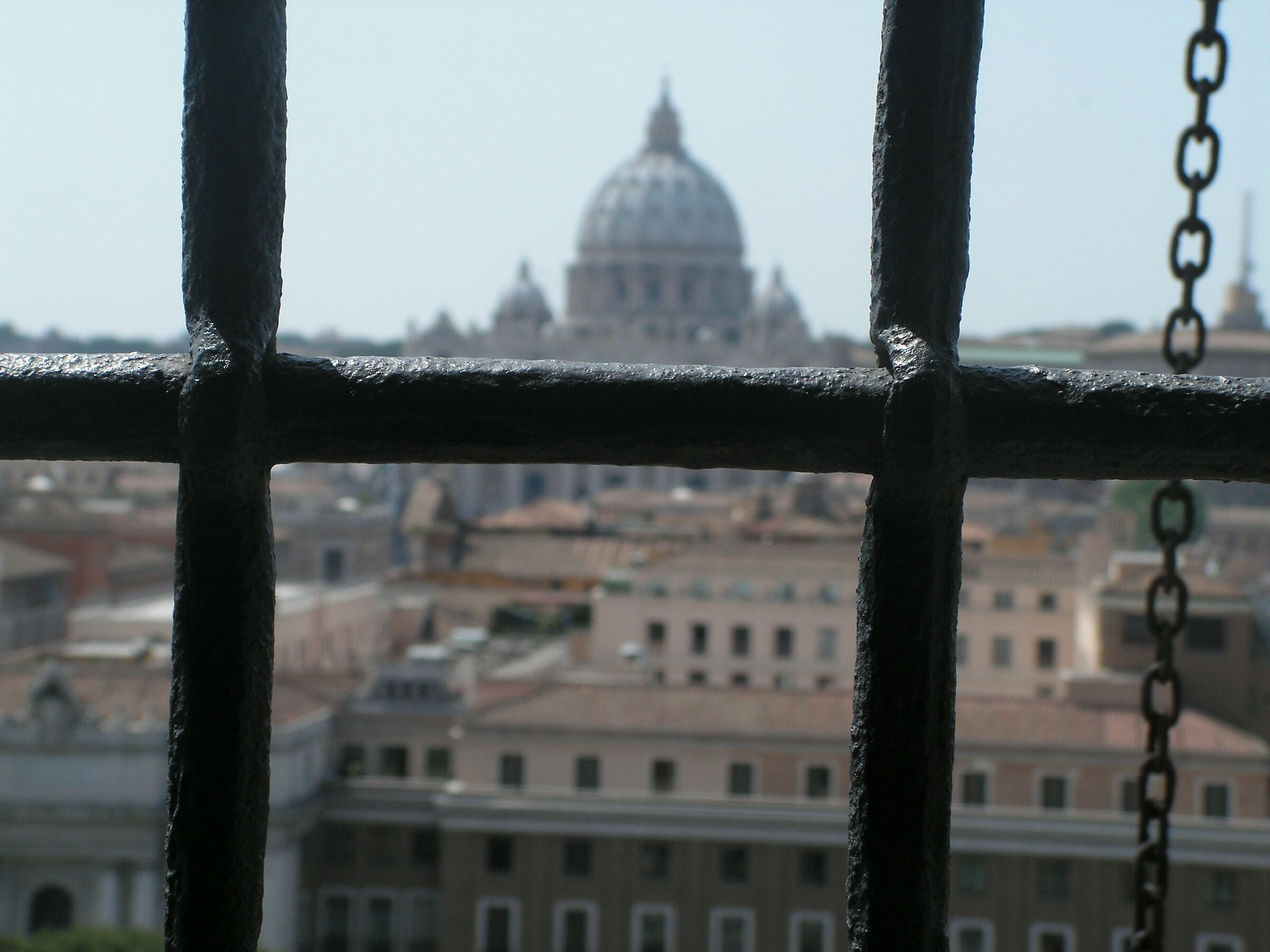 San Pietro dietro le sbarre di Castel sant'angelo