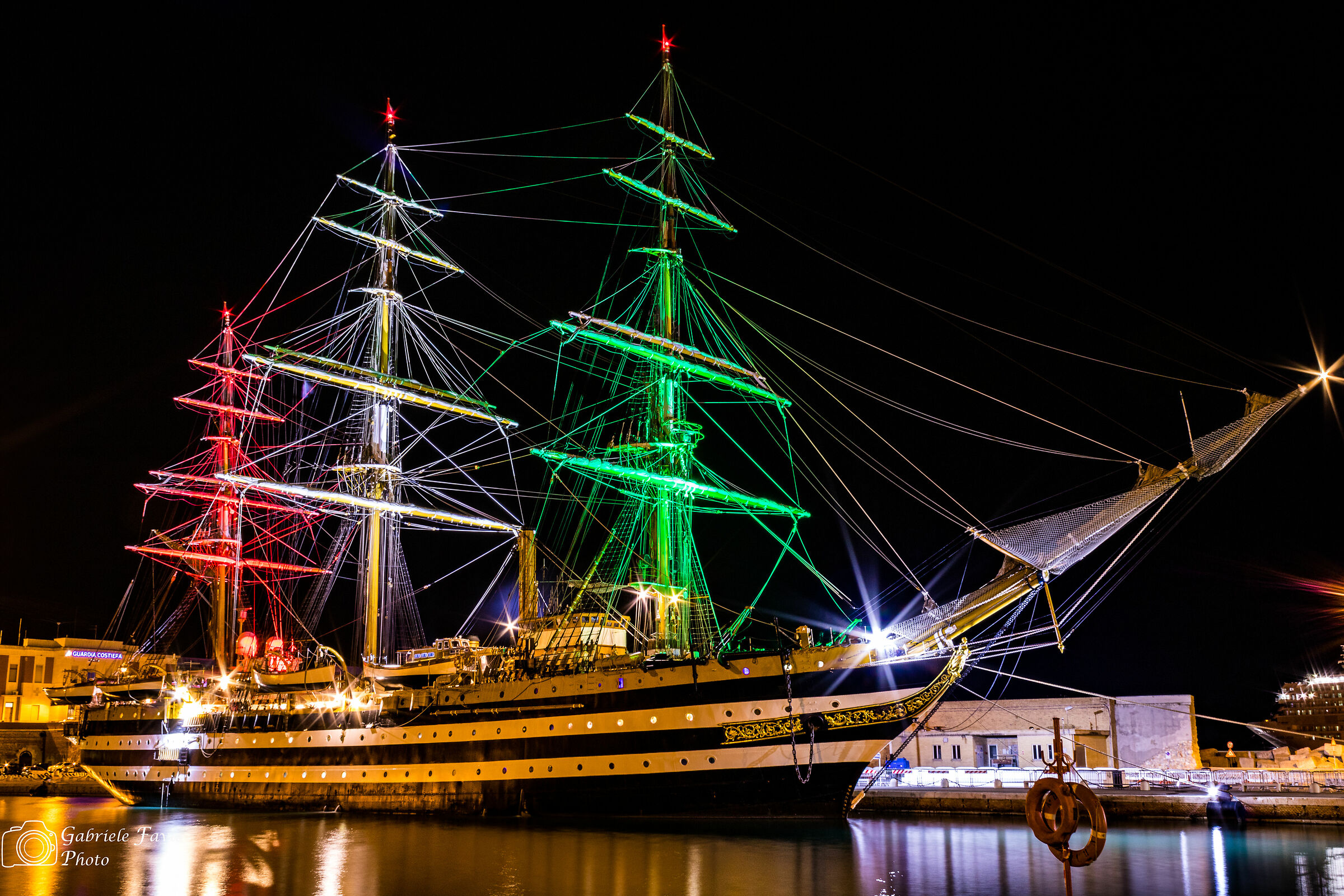 Nave scuola Amerigo Vespucci ad Ancona