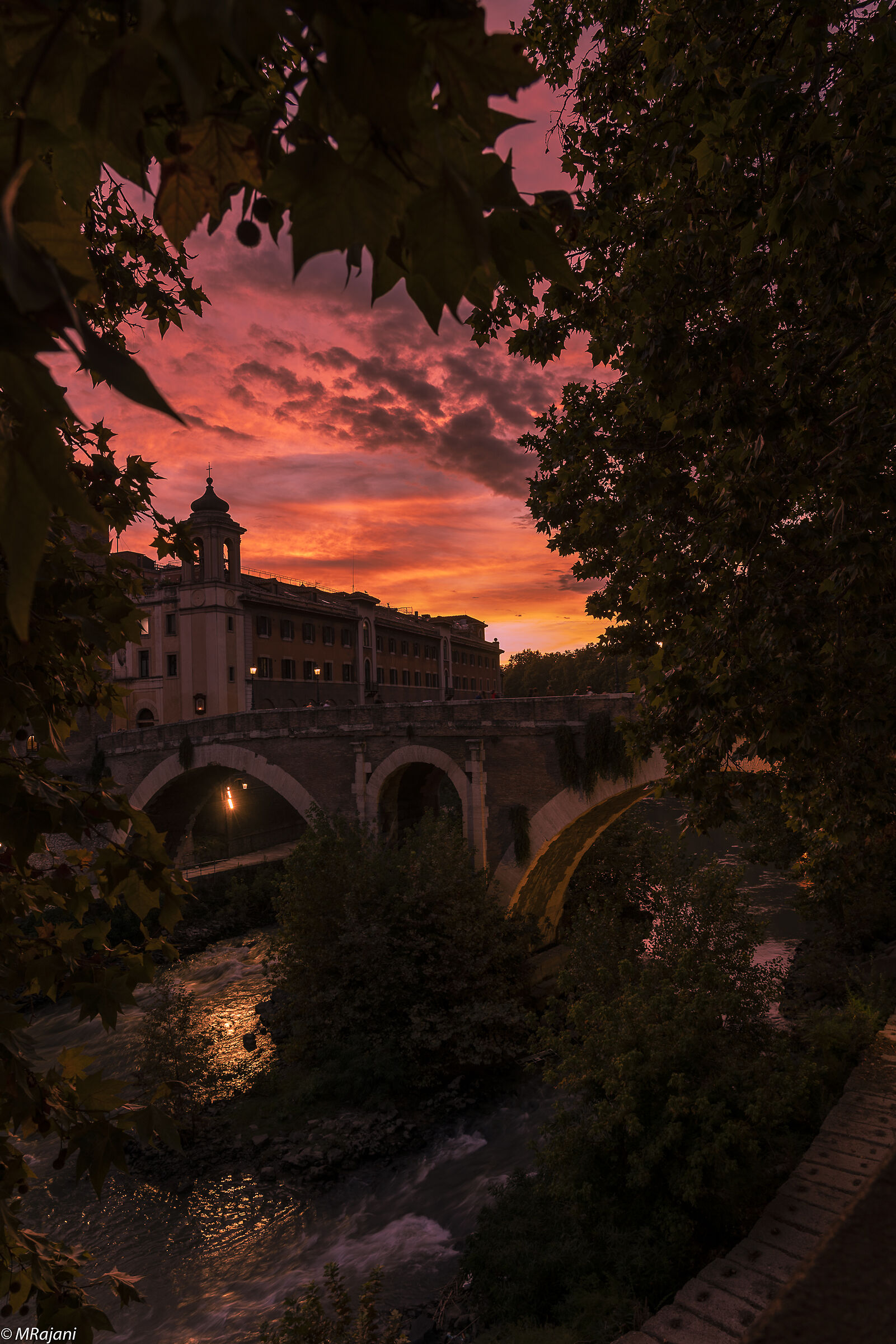 Tiberin island from the left bank of the Tiber