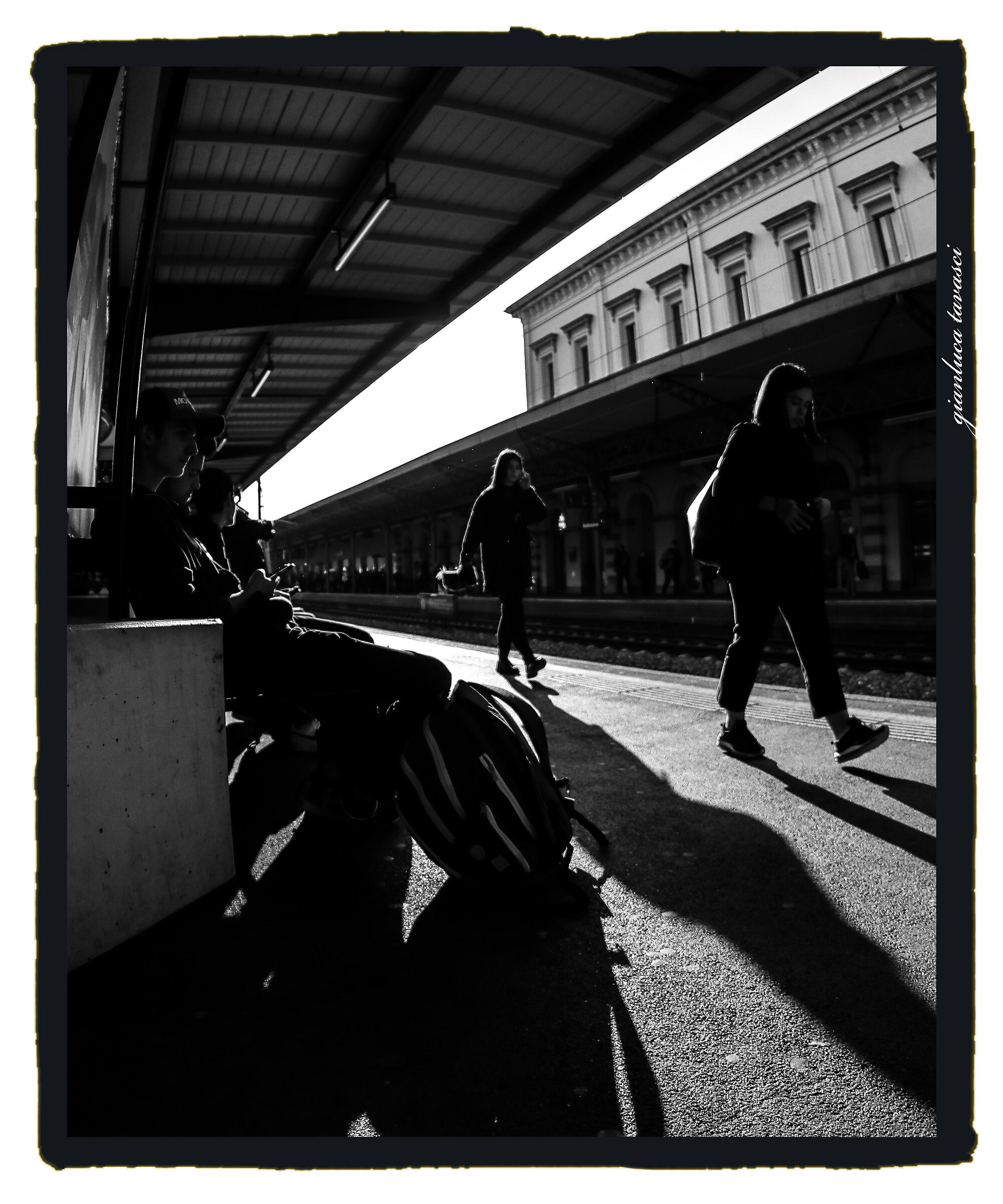 Ultime luci alla stazione