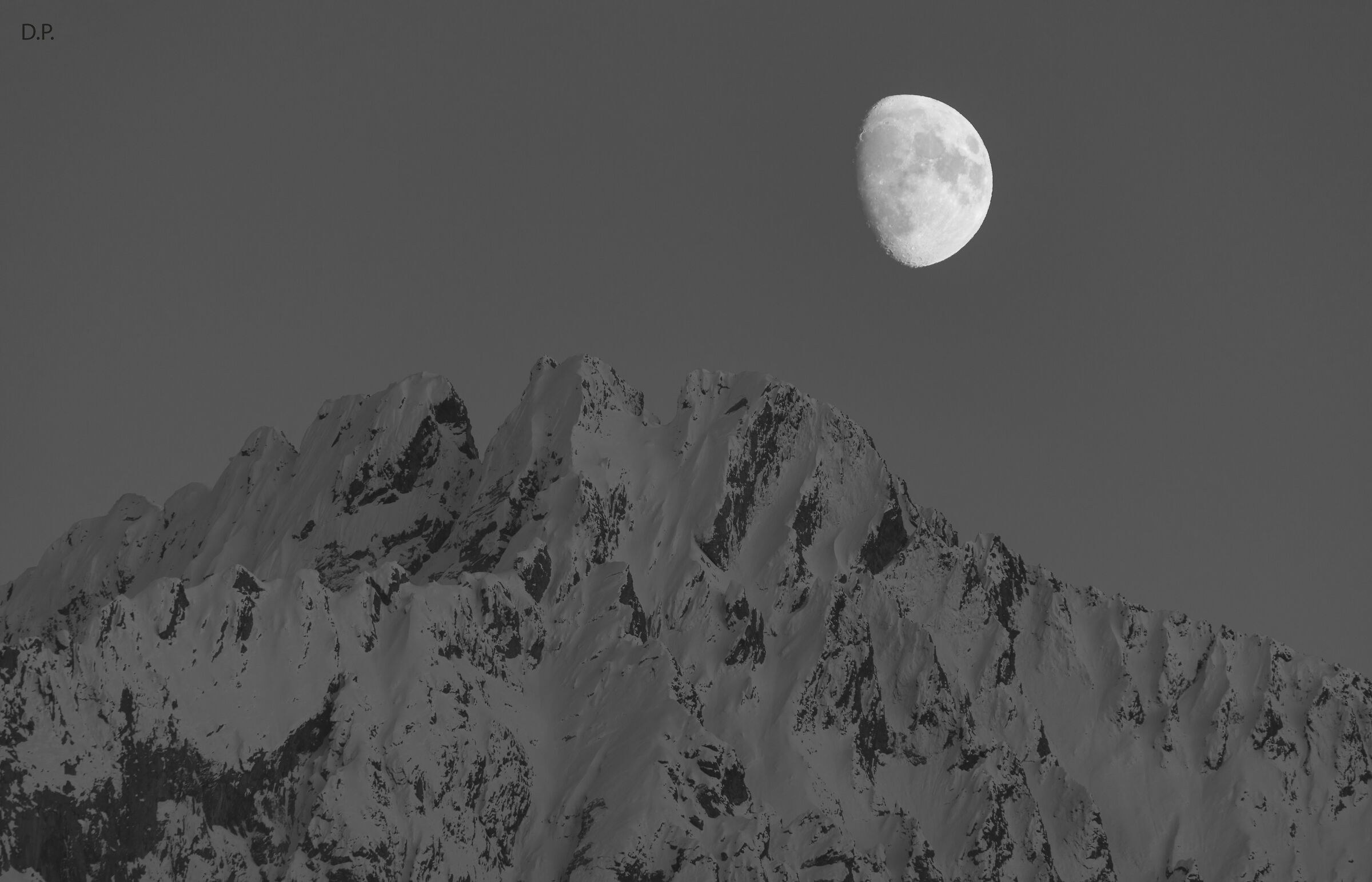 Moon on the Vanni Peaks