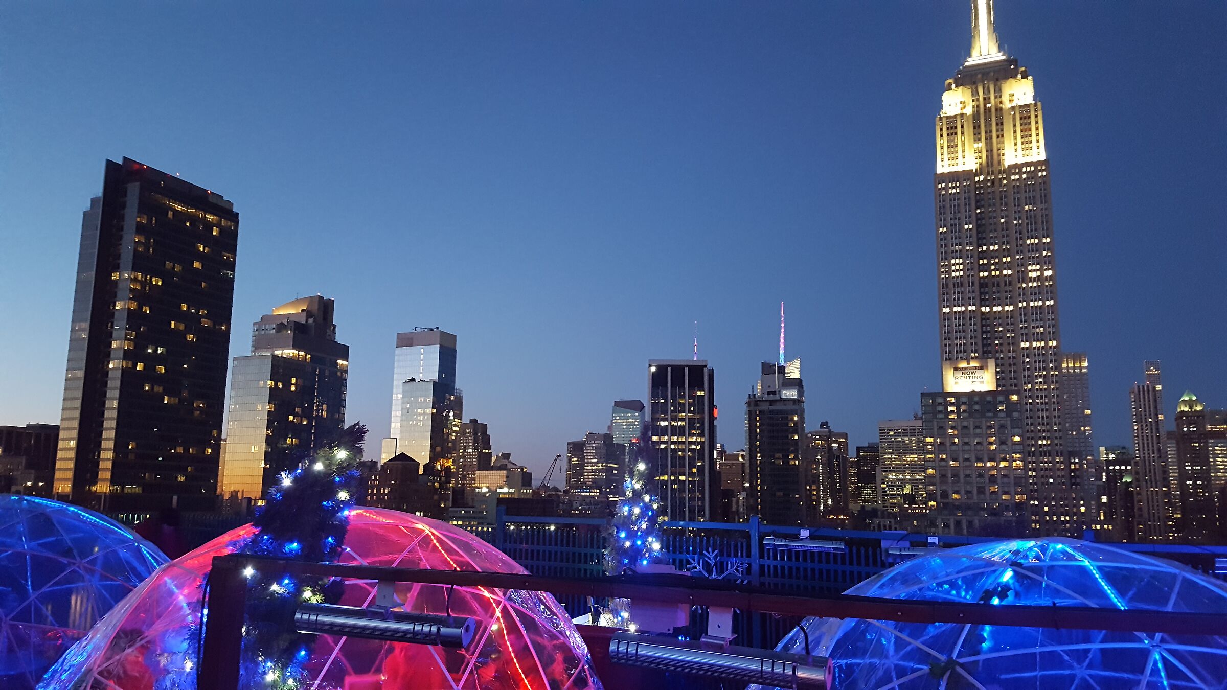 Manahattan happy hour