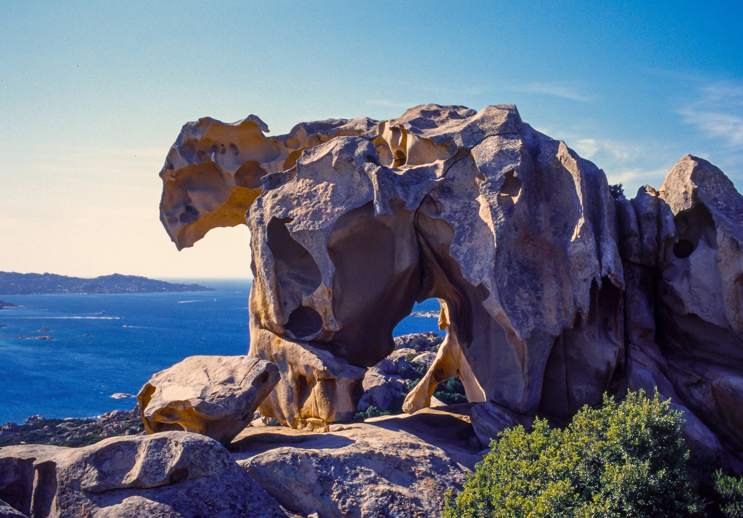 Sardegna '03-"Granitica" scultura naturale-Cap...
