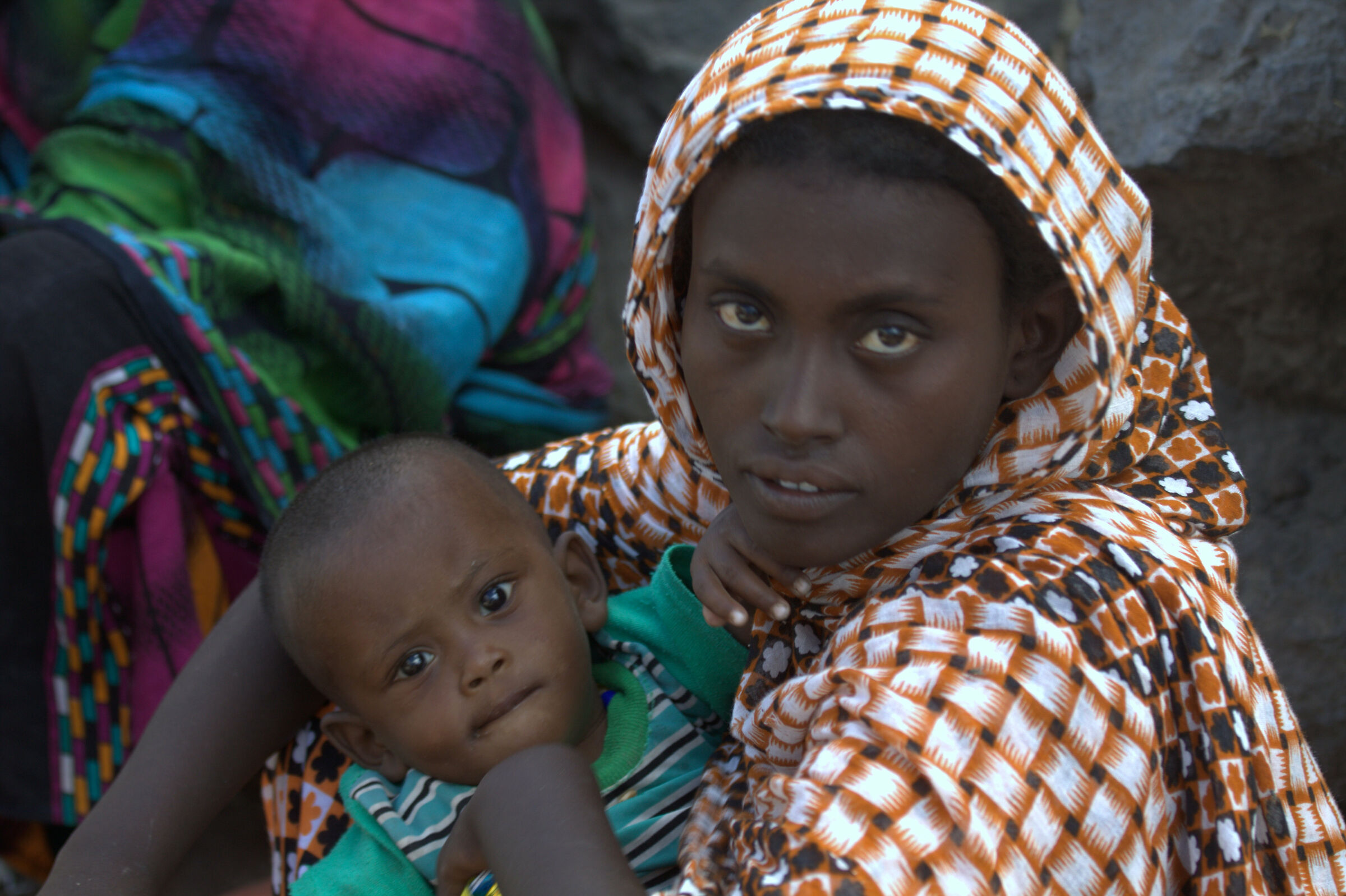 0267 - Dolce sguardo di mamma