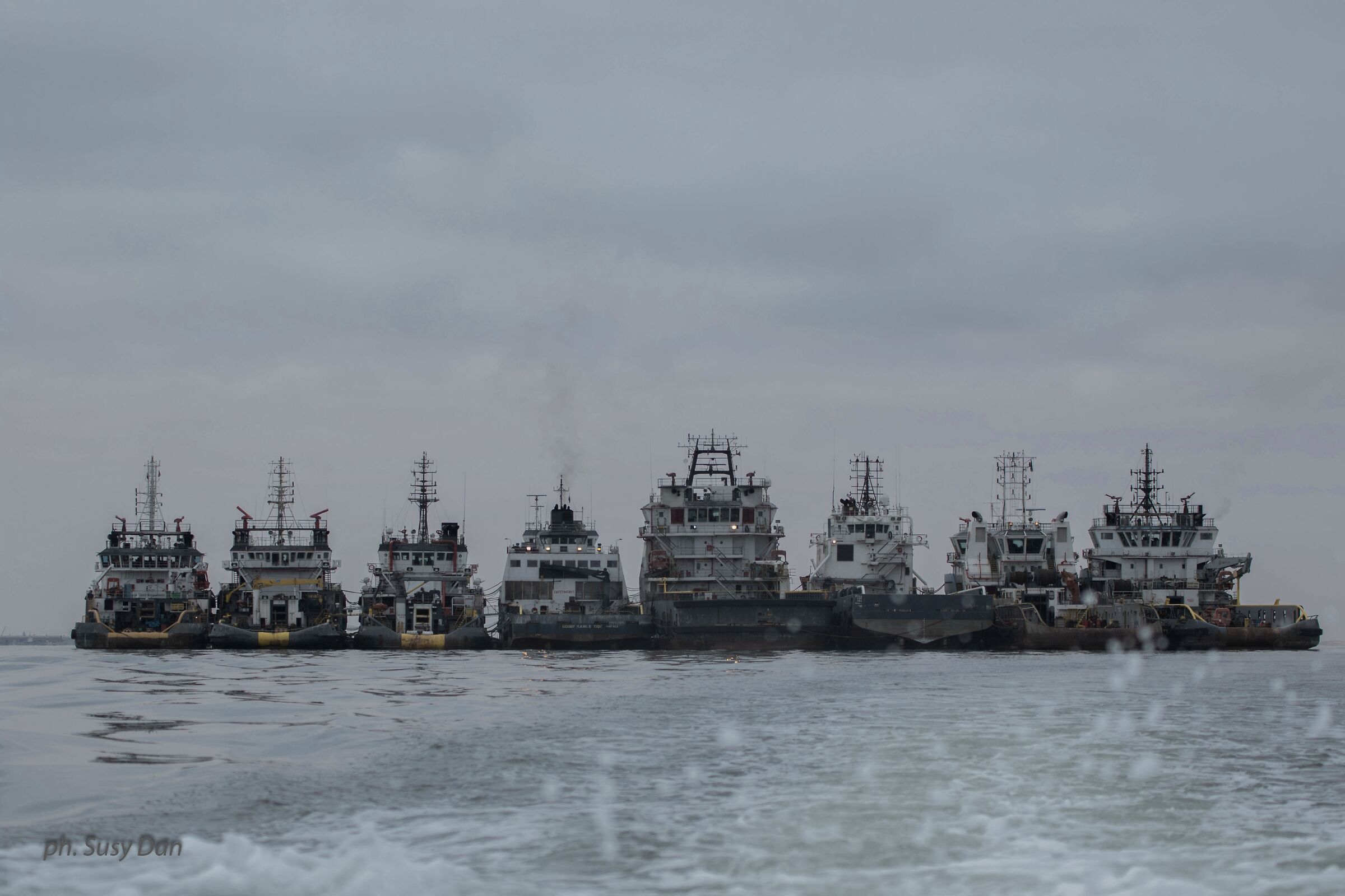 A trickle of smoke on the horizon