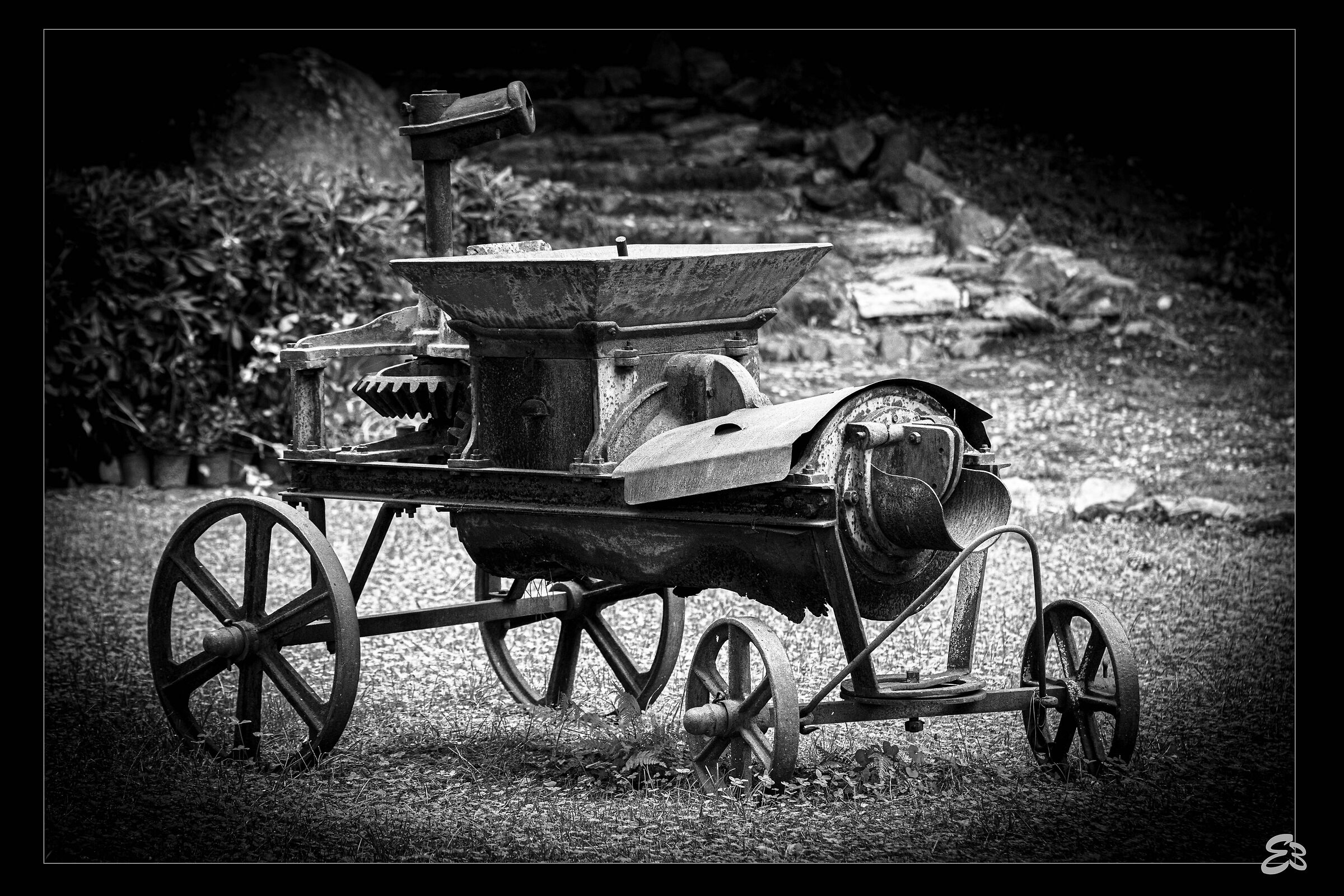 Ancient pressure press