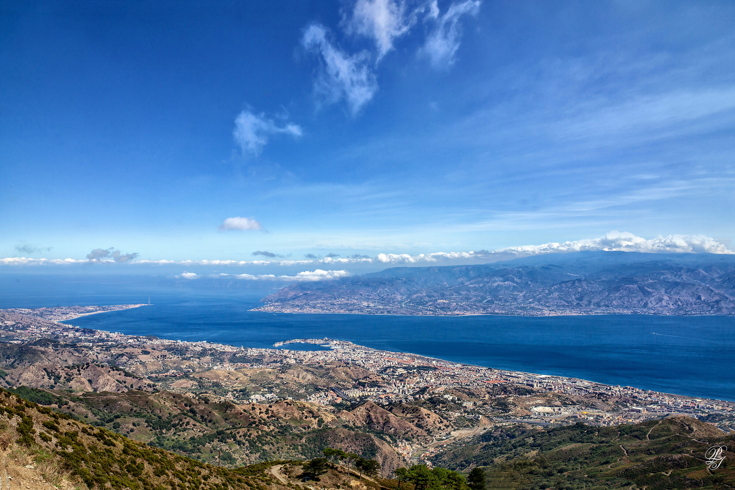 Panorama of the Strait of Messina from Dinnammare