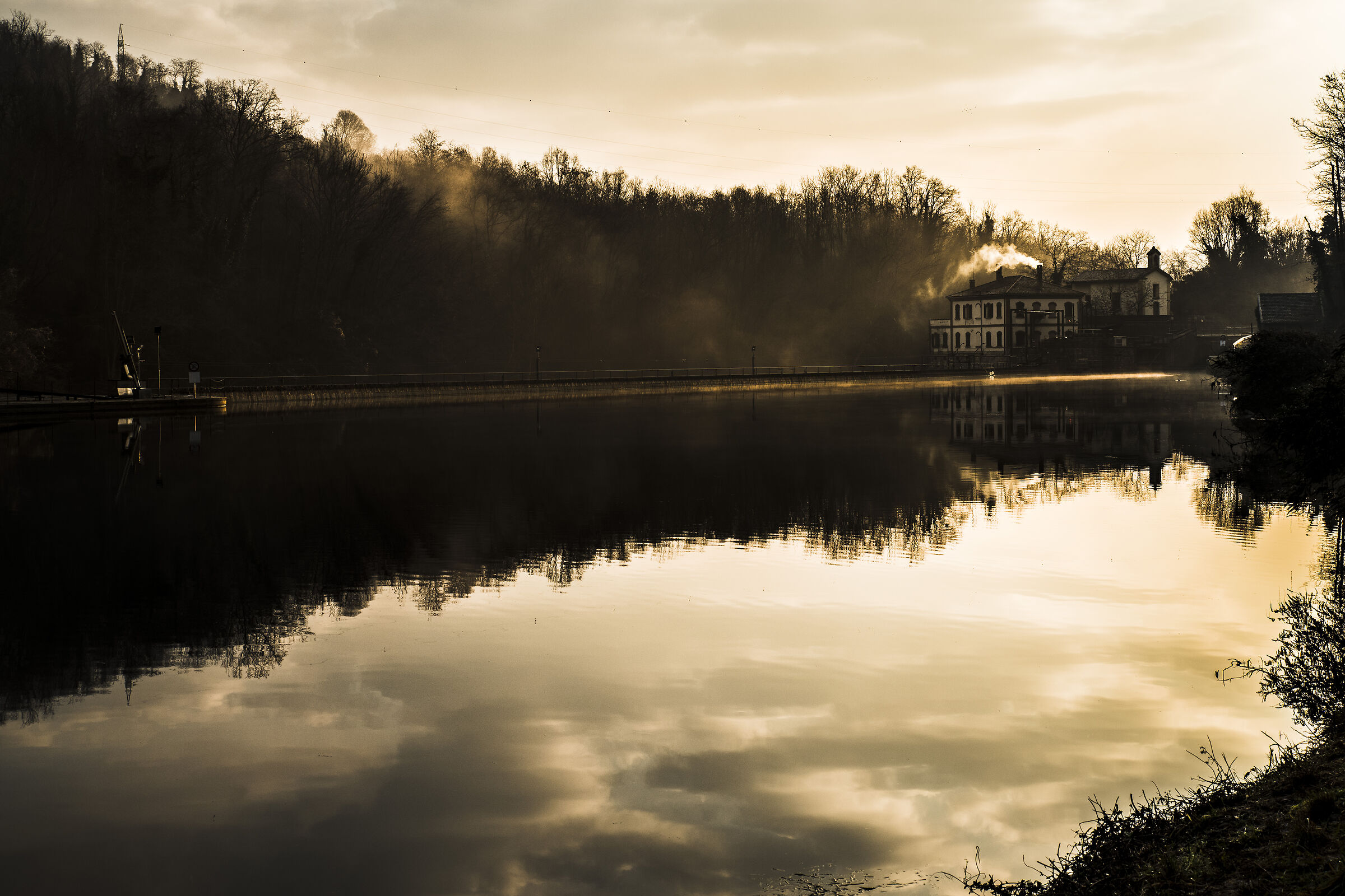 Luci e ombre. Fiume adda