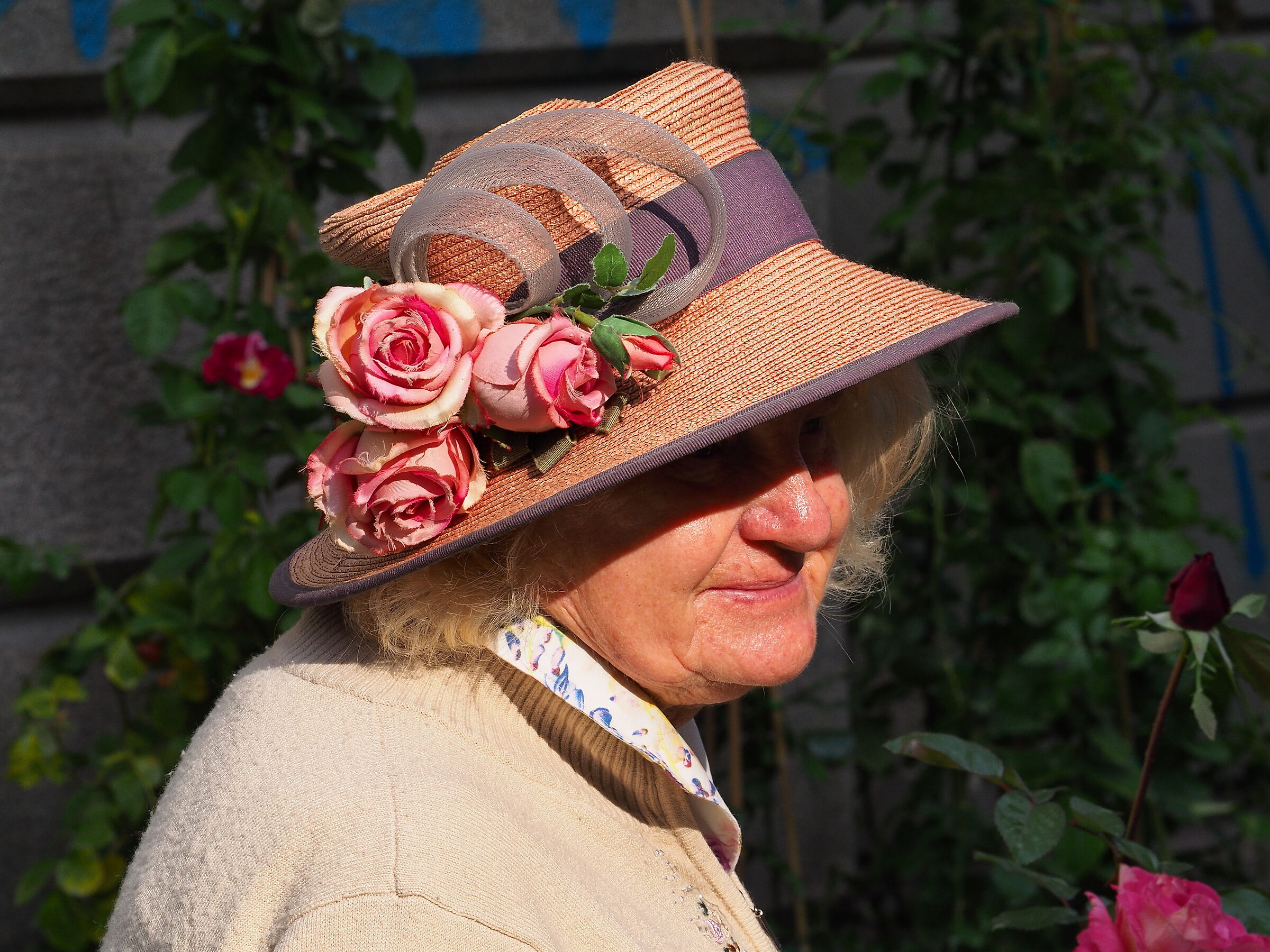 Anziana venditrice di rose