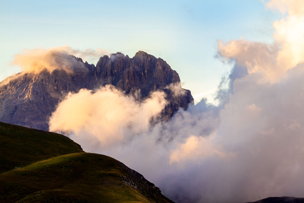 Gran Sasso tra luce e nuvole