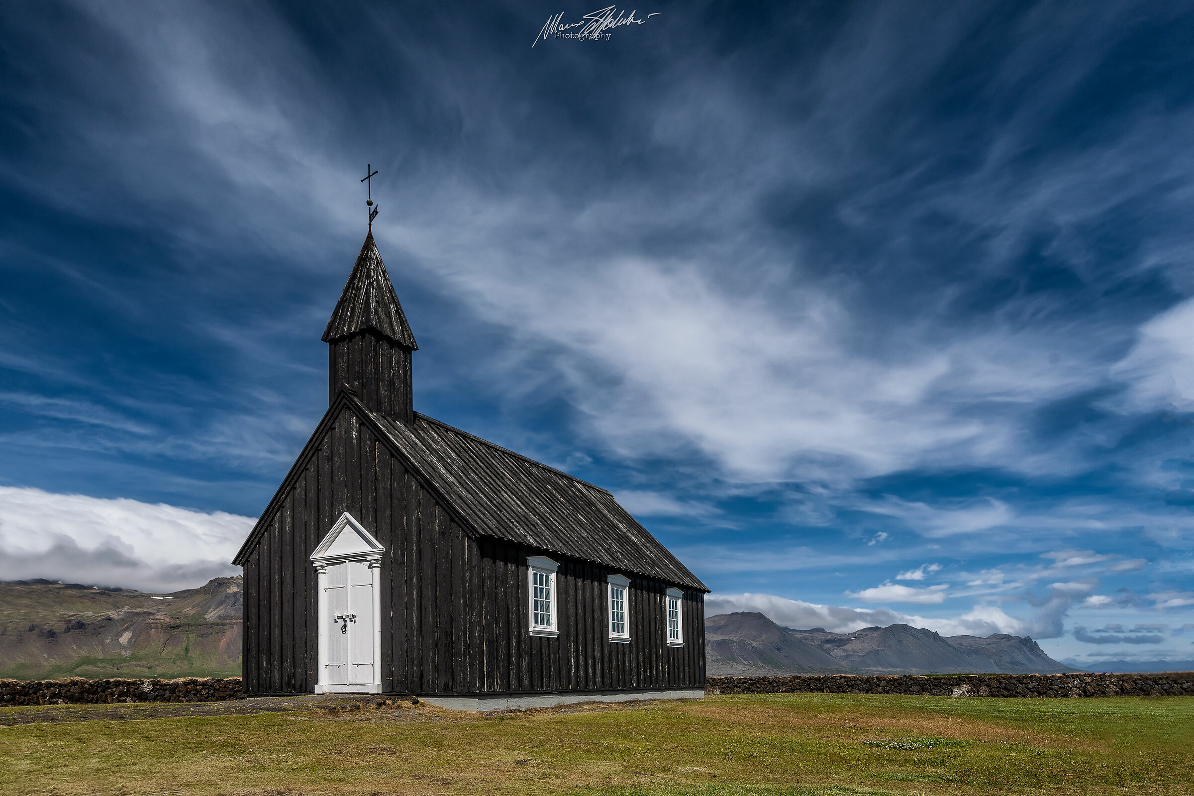 Budir Black Church, California
