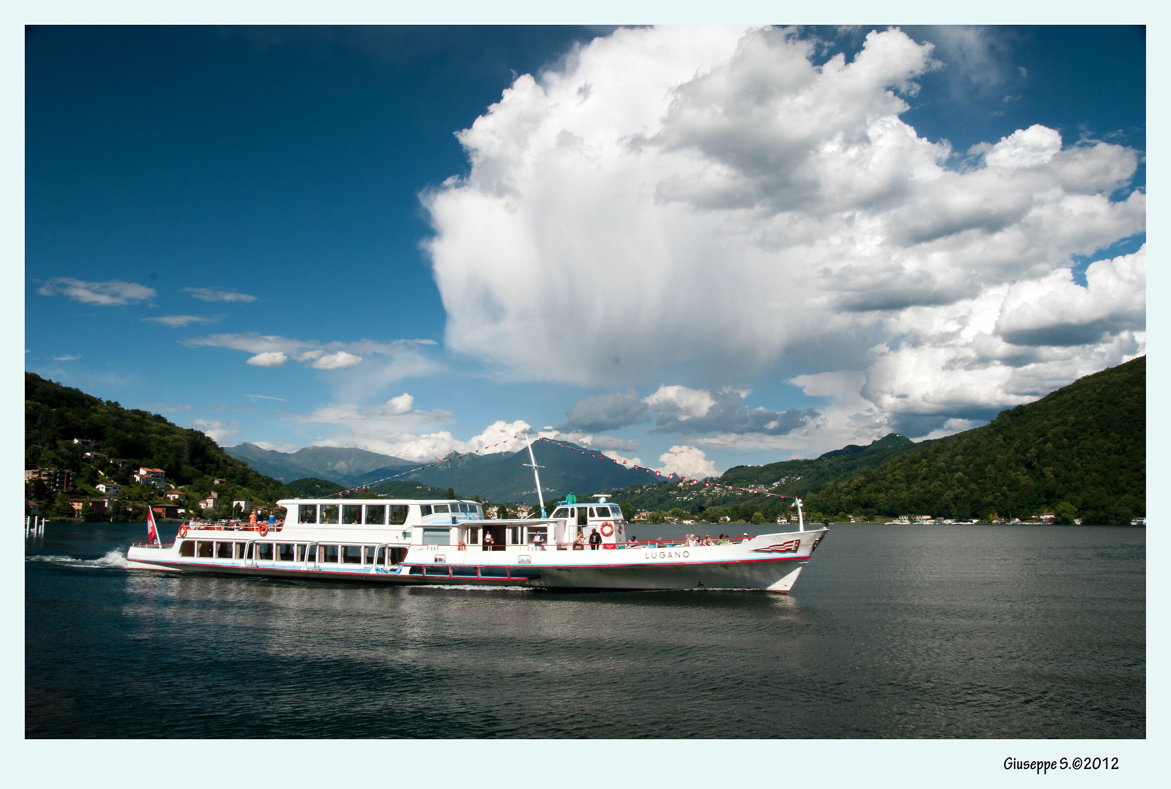 Battello sul lago ceresio