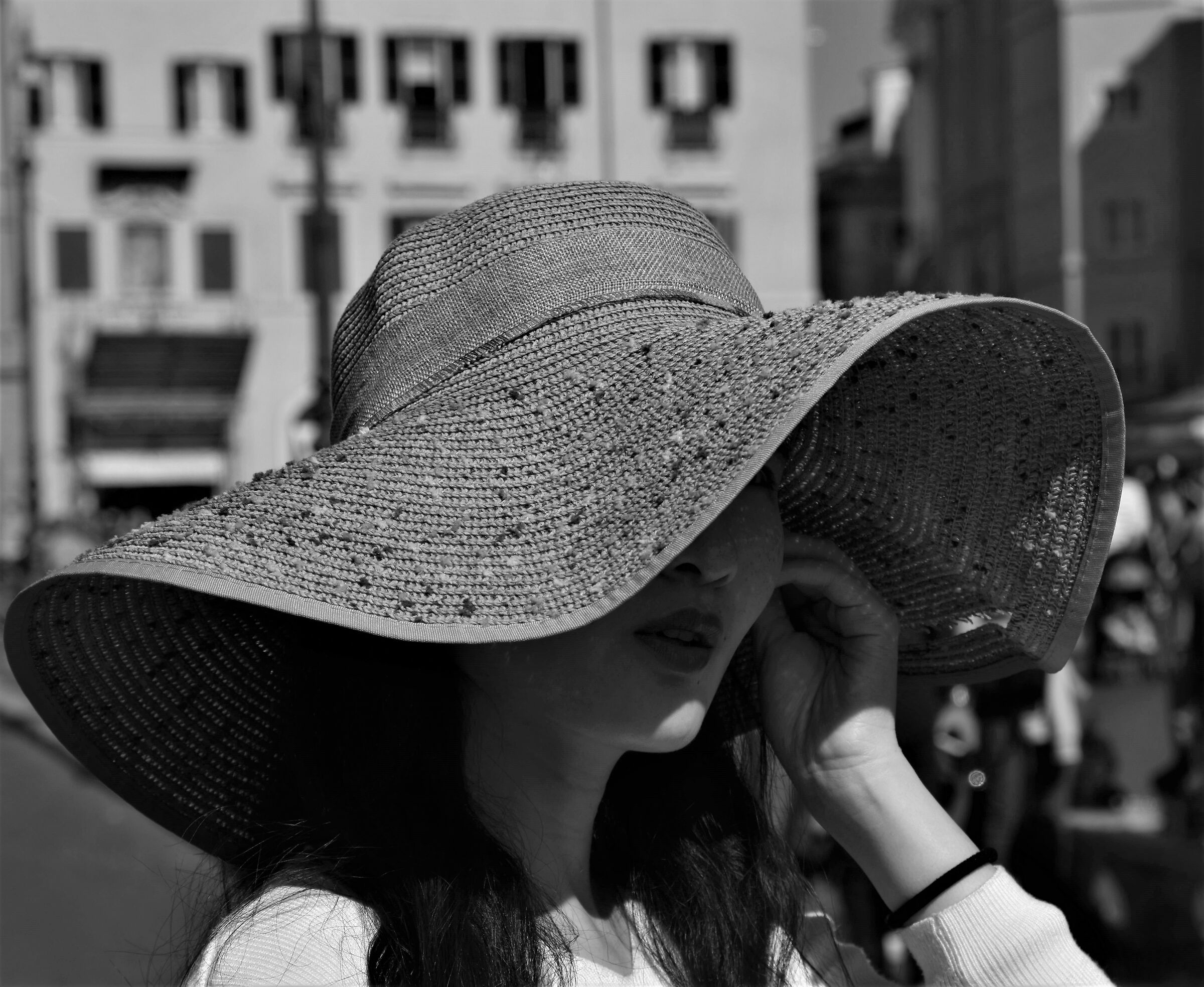 vedo,non vedo,il fascino orientale parzialmente svelato