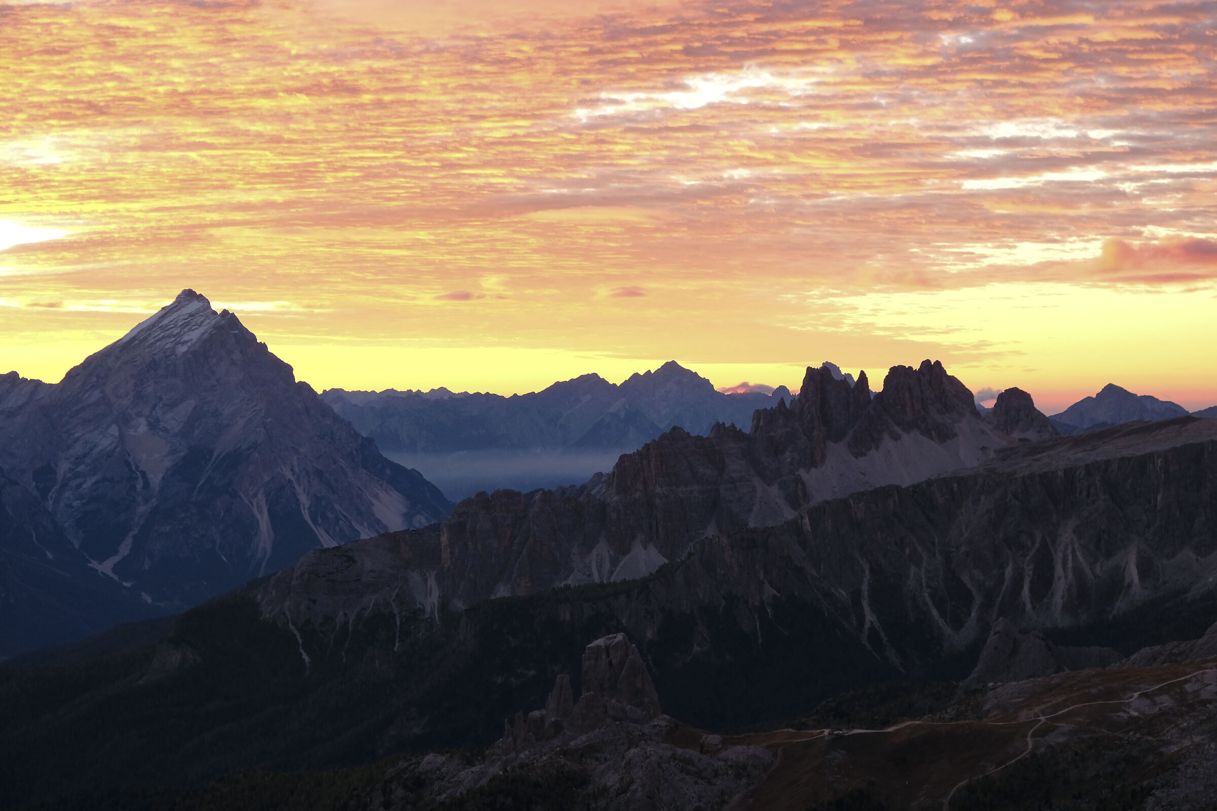 Overview from the Lagazuoi hut