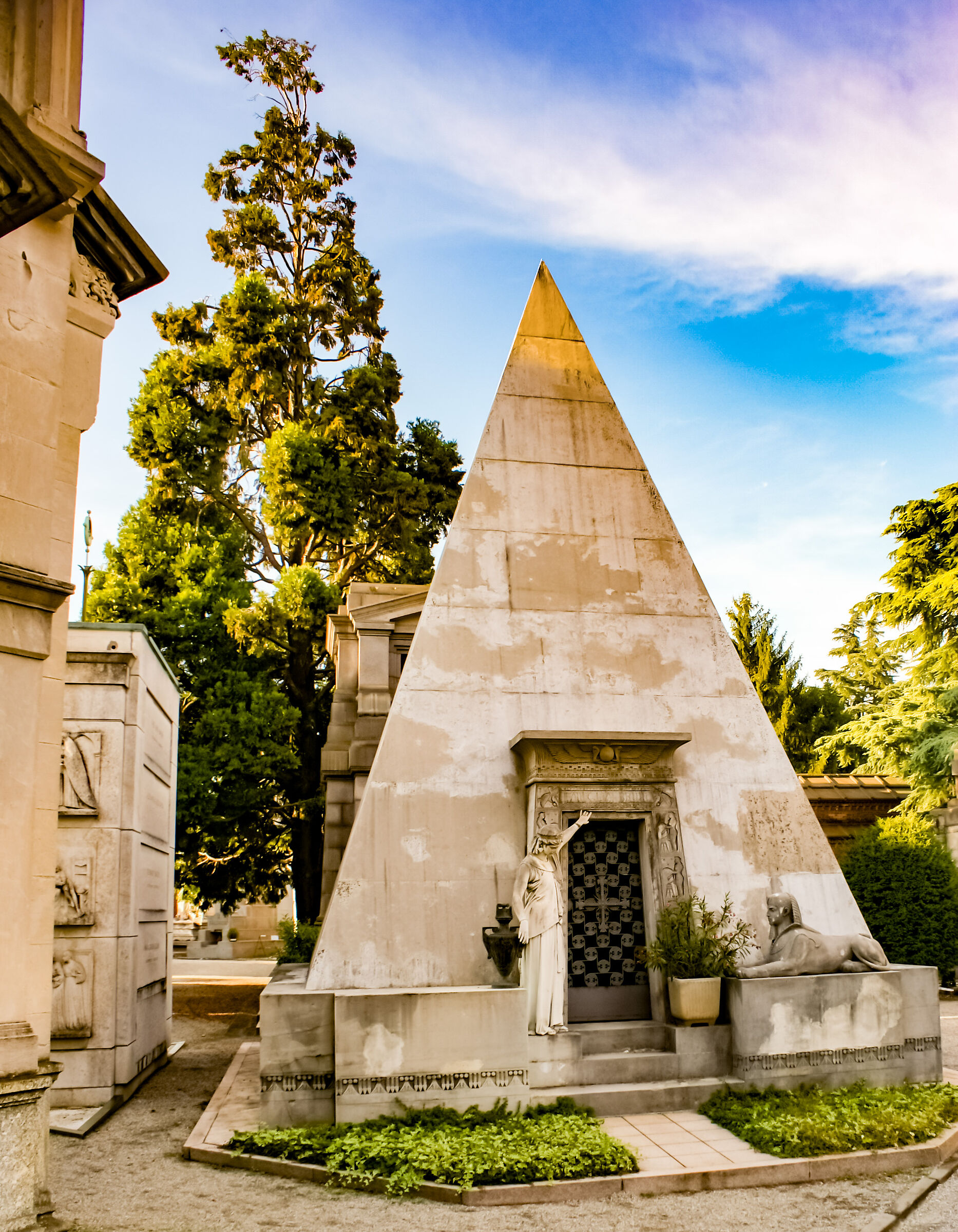 Egyptian pyramids... Milan