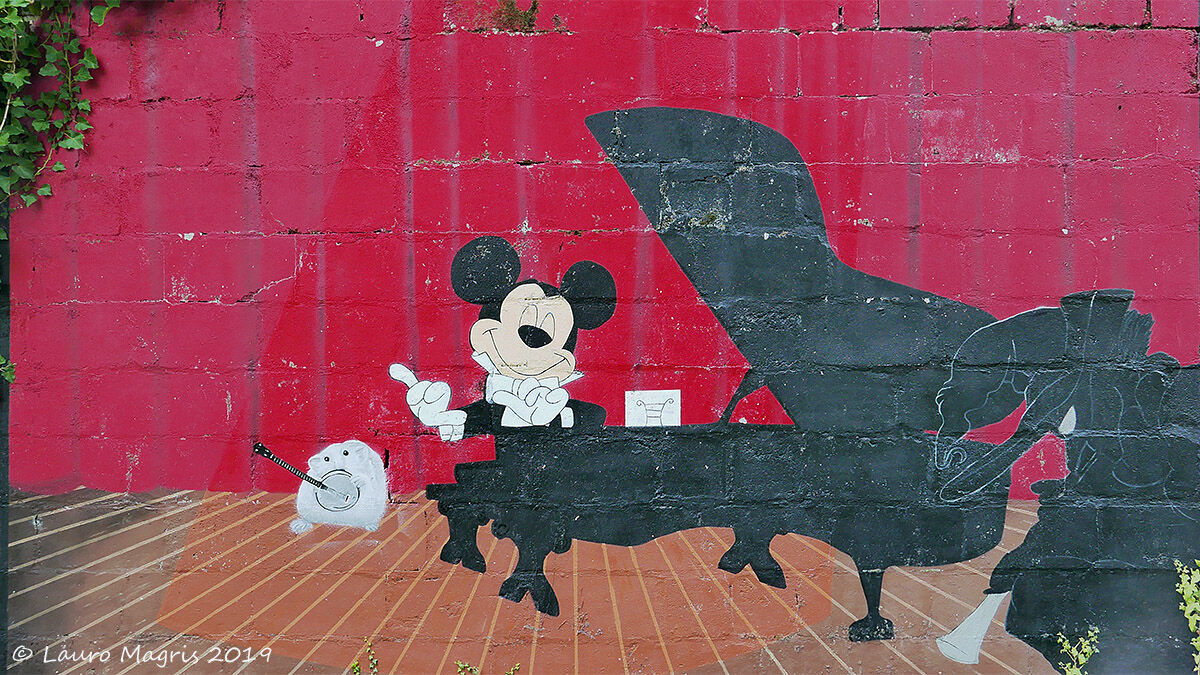 Topolino e il suonatore di Banjio