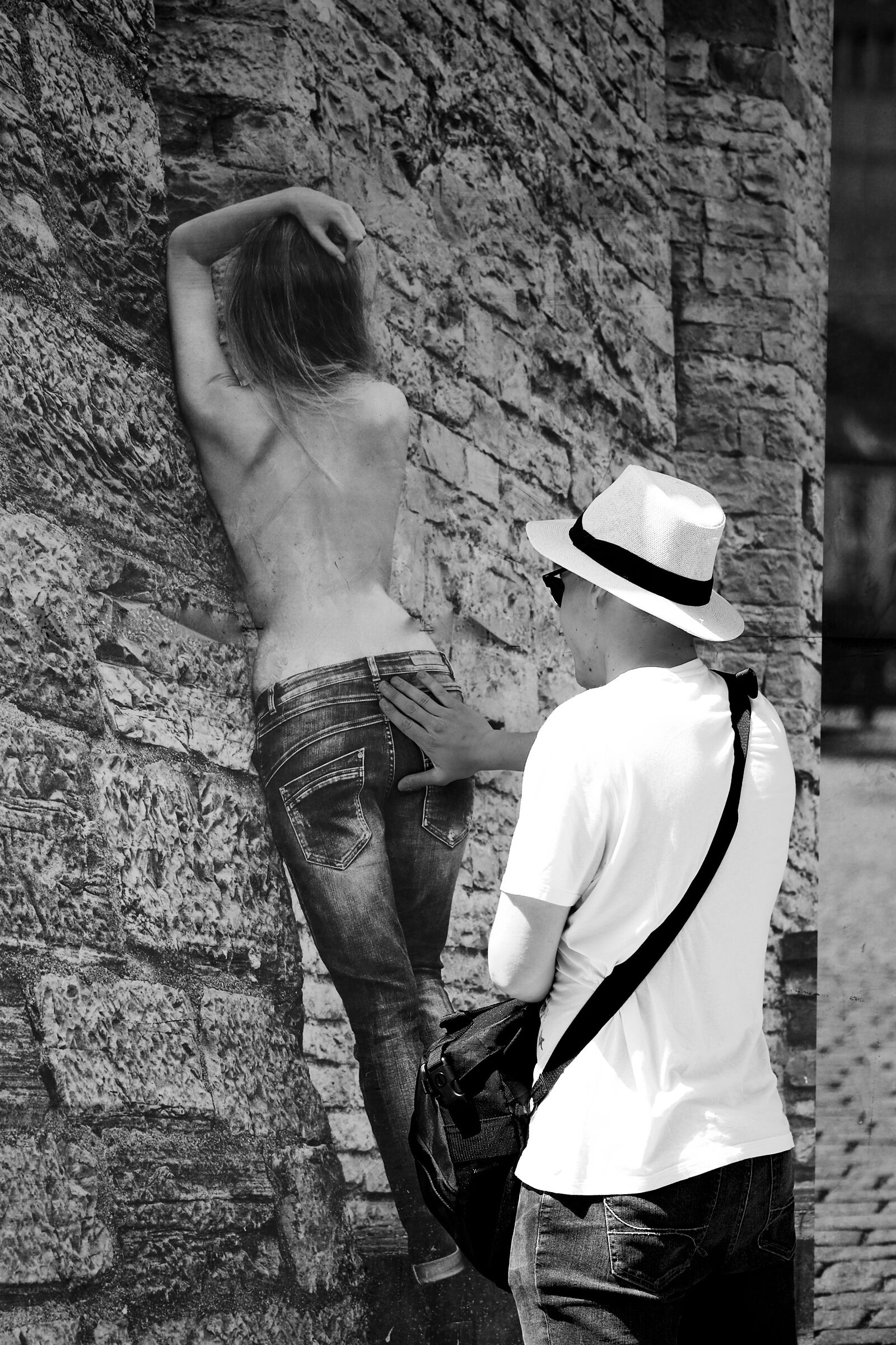 Un pò di ironia 4- Ma cosa sta facendo?