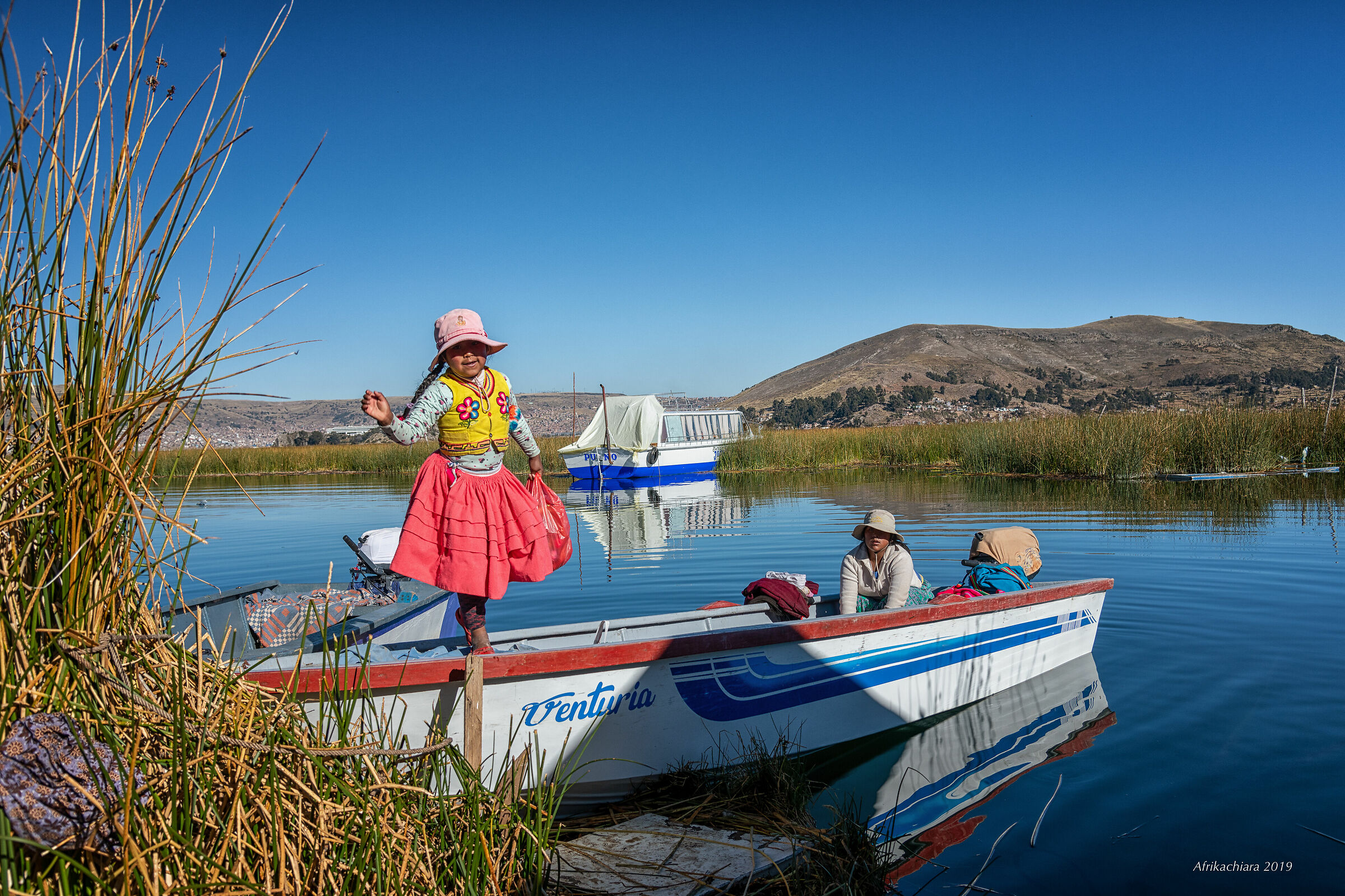 The greeting of the little girl Uros