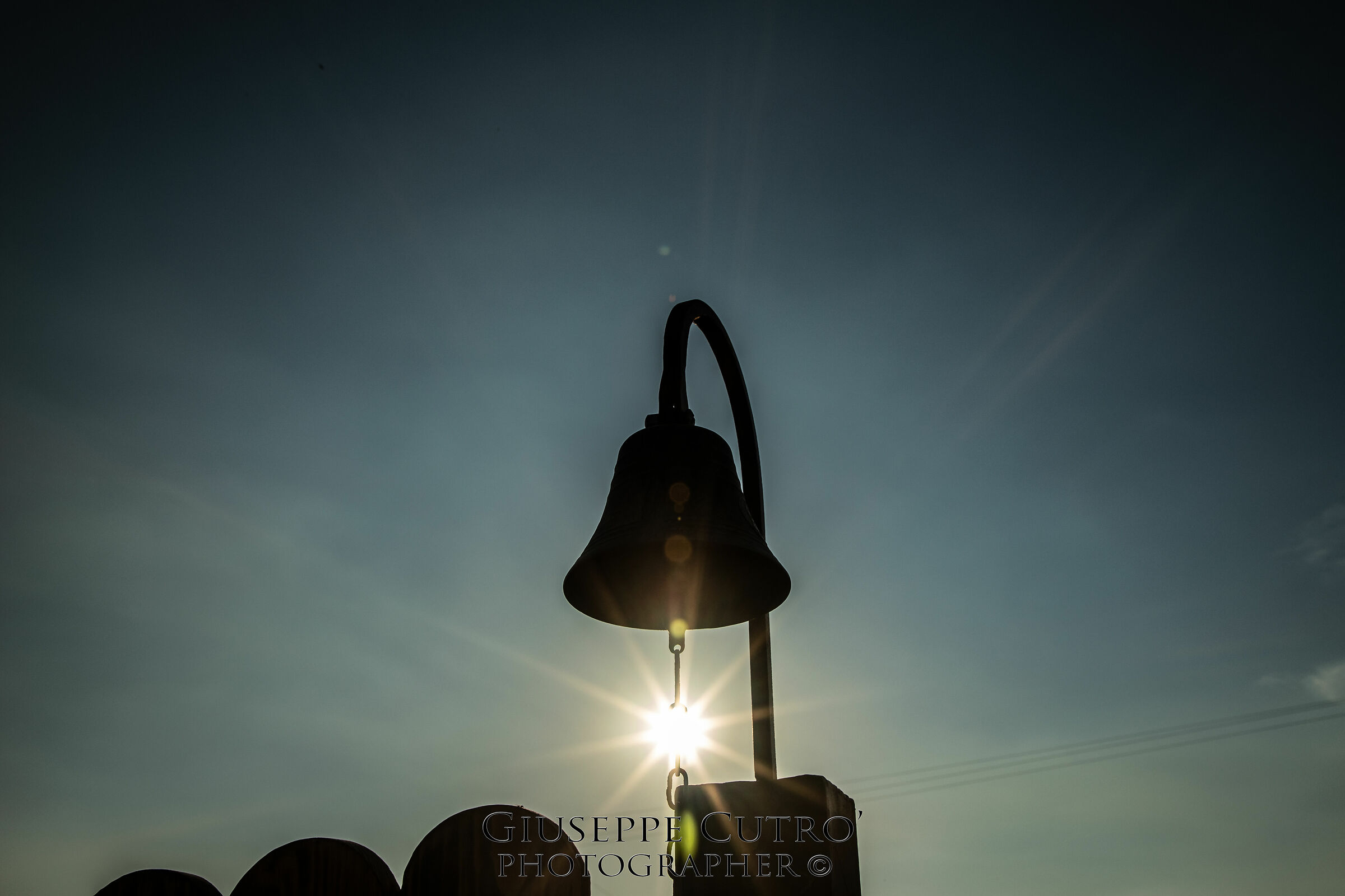 The sun in the chain