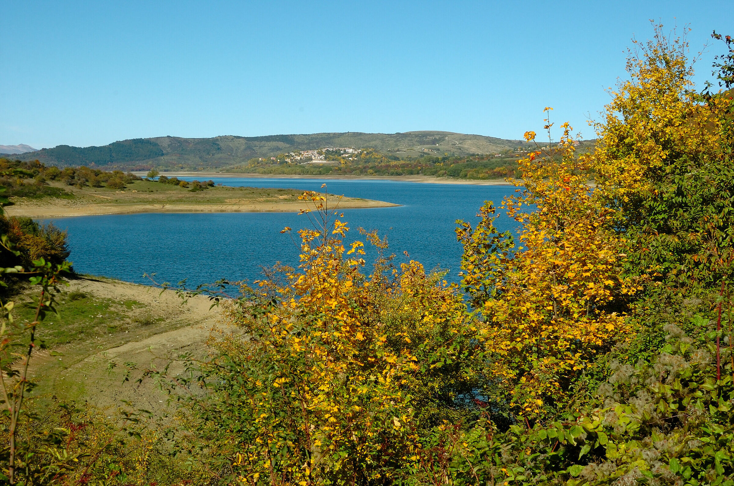 Lago autunnale