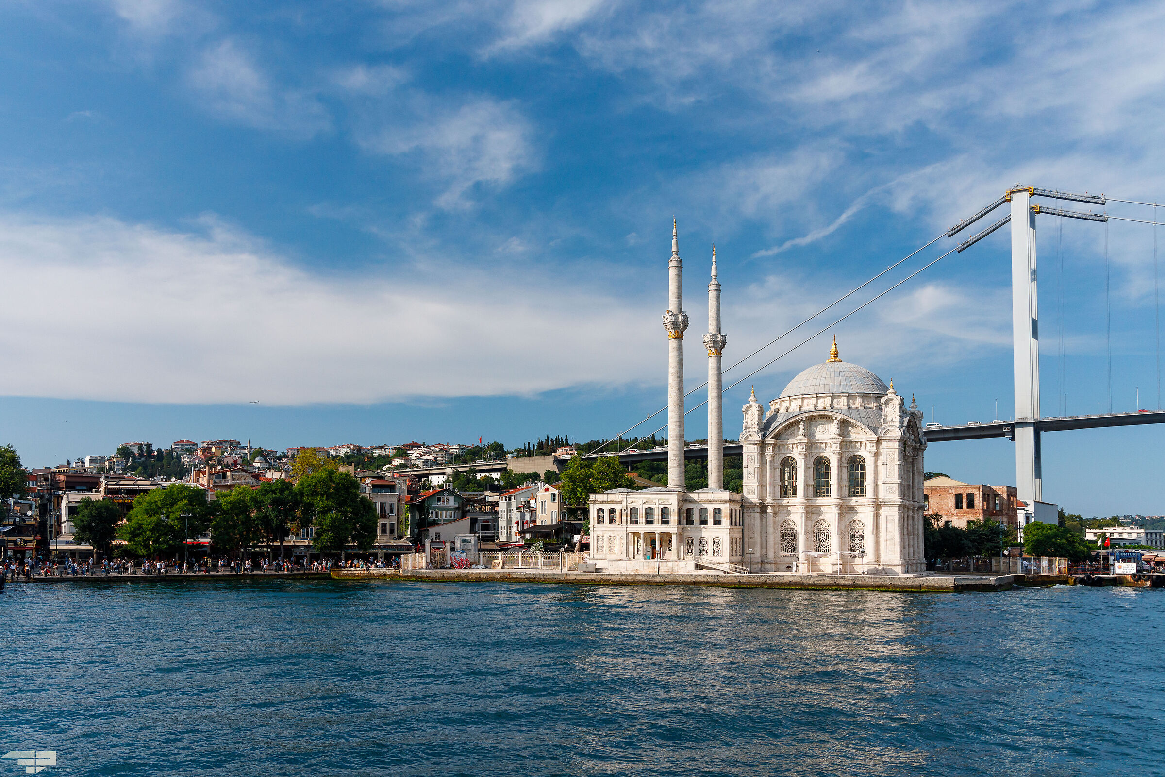 Vista dal traghetto sul bosforo