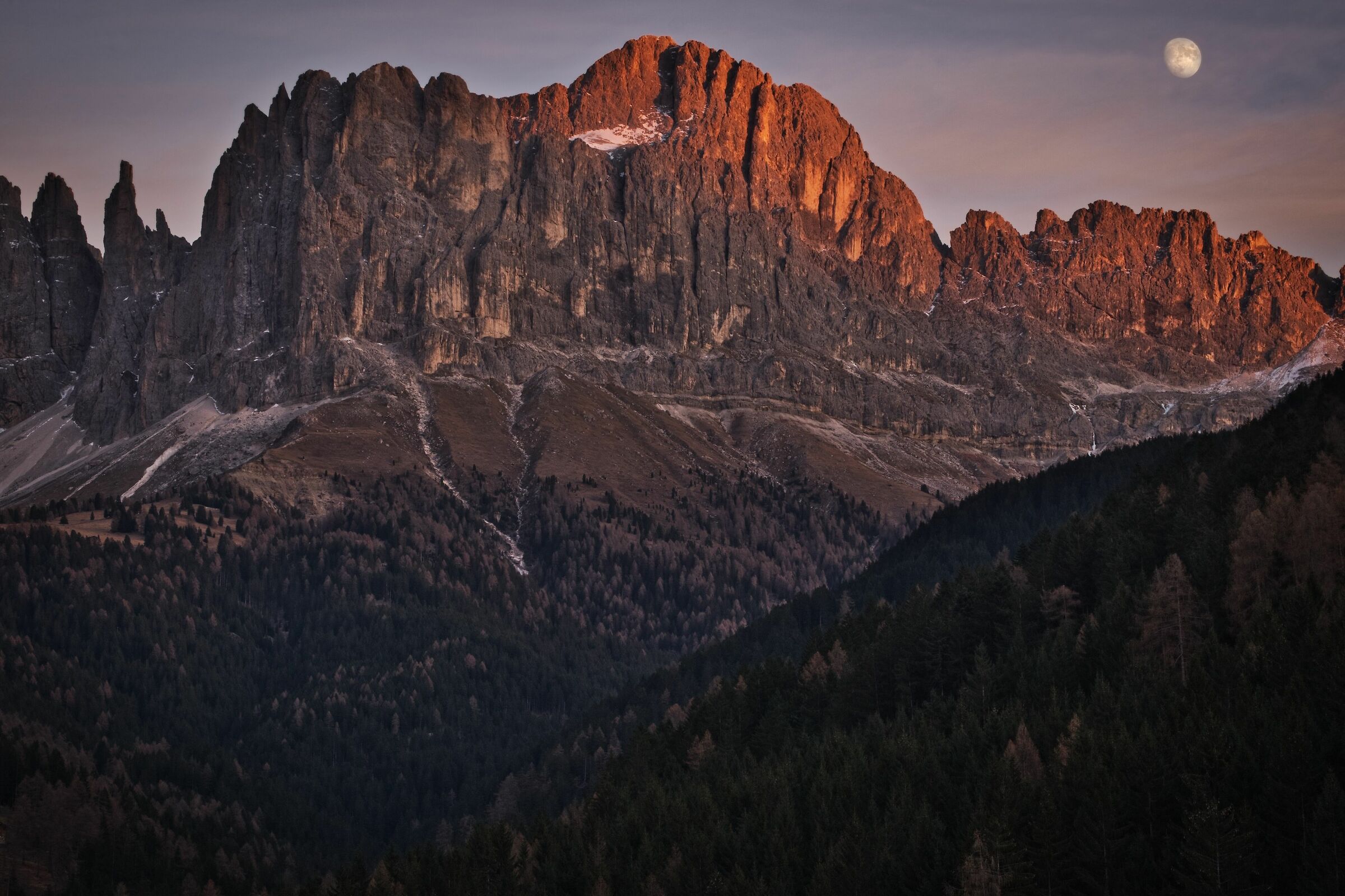 Latest lights on Catinaccio
