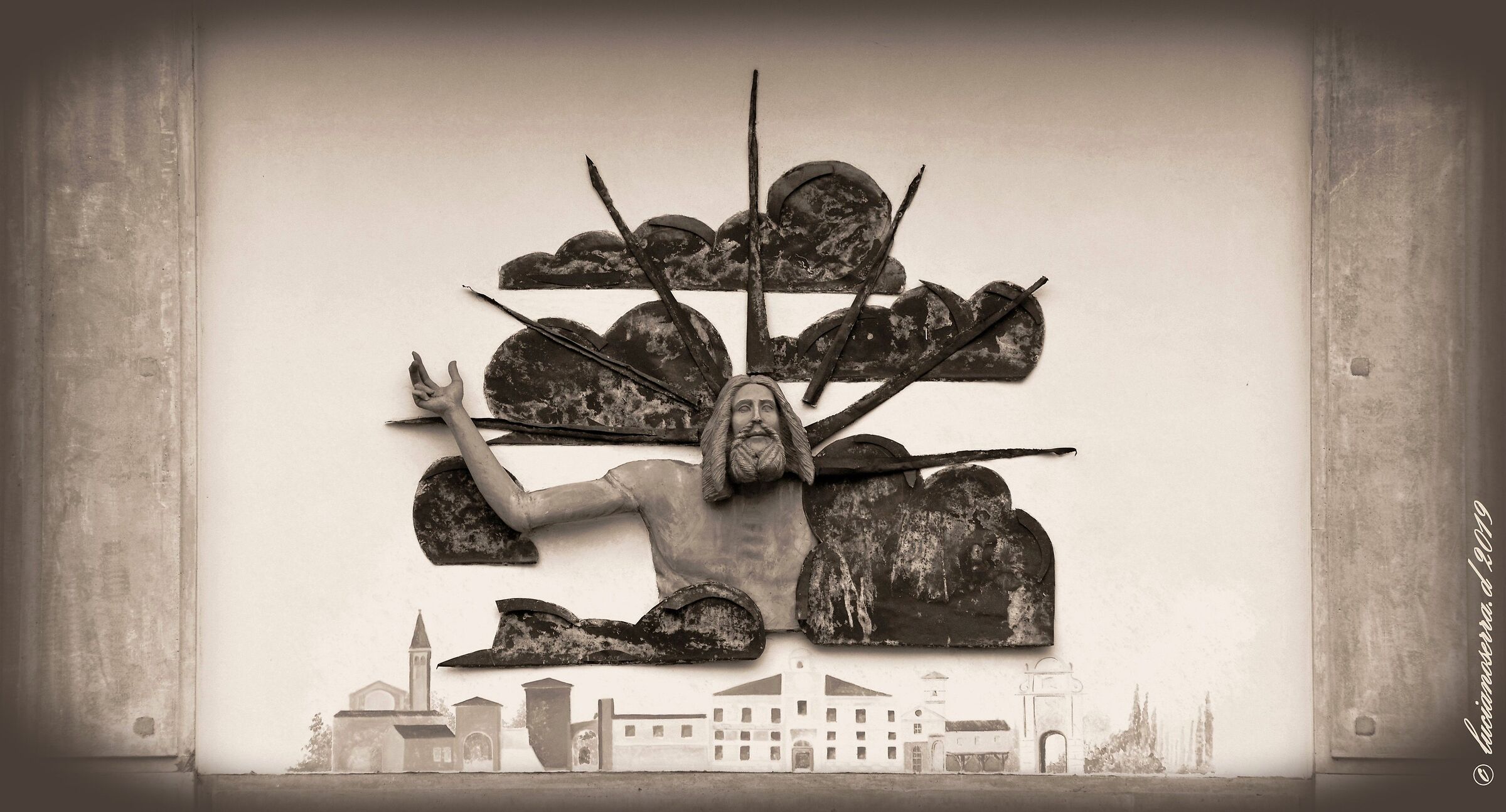 Piazza Partecipanza a Pieve di Cento (Bo), particolare