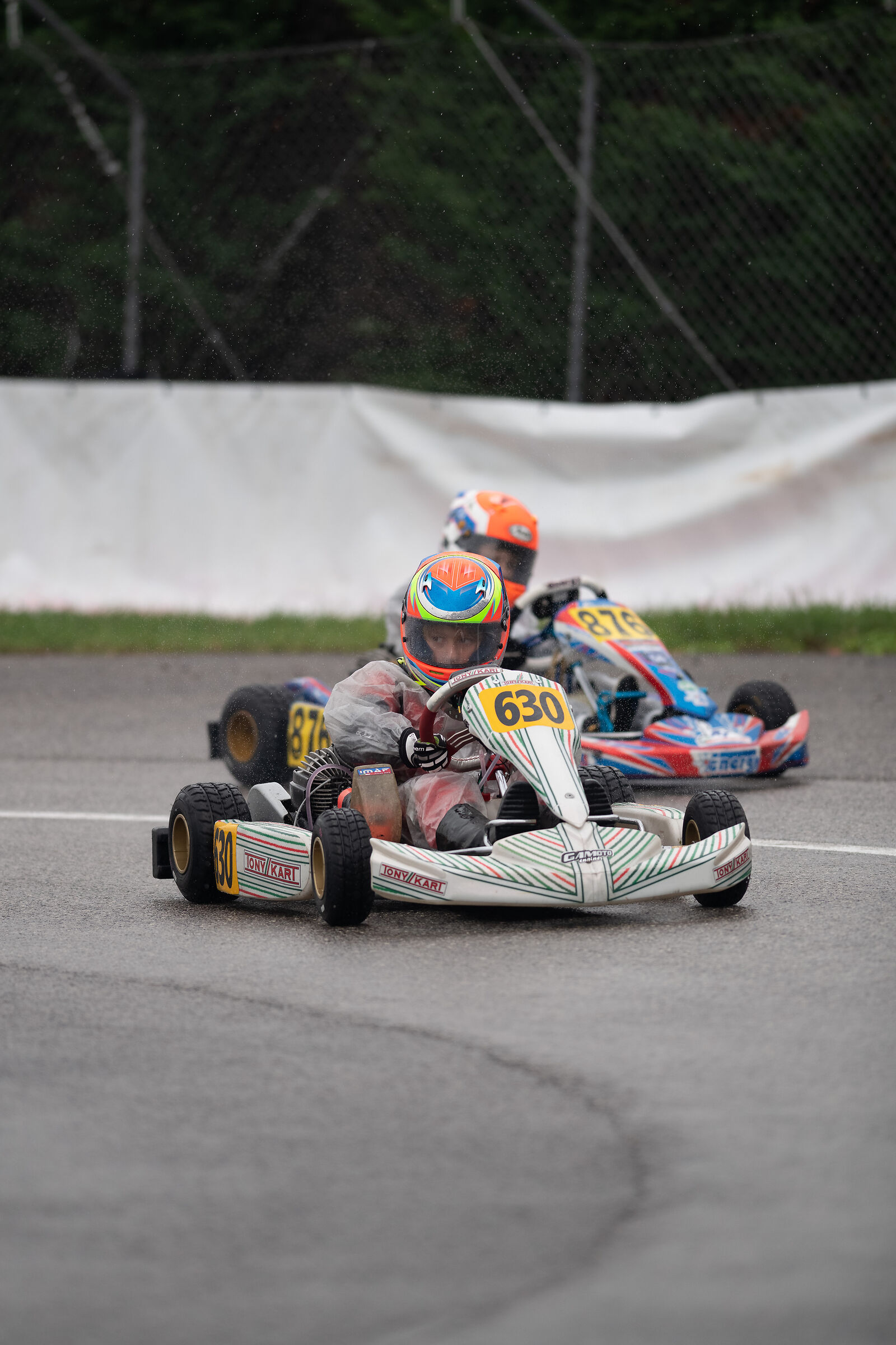Kart sotto la pioggia