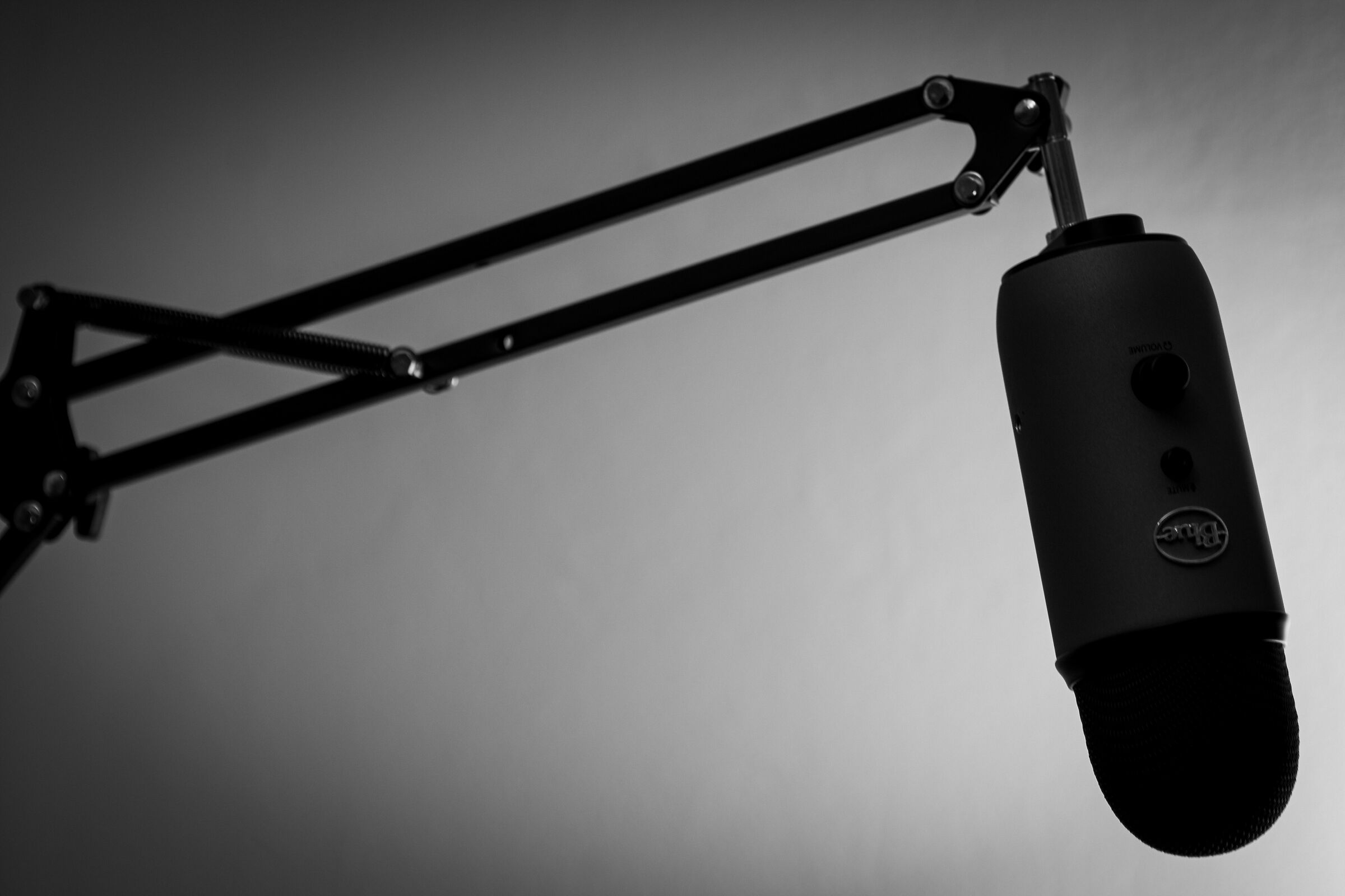 Minimalist Radio Set