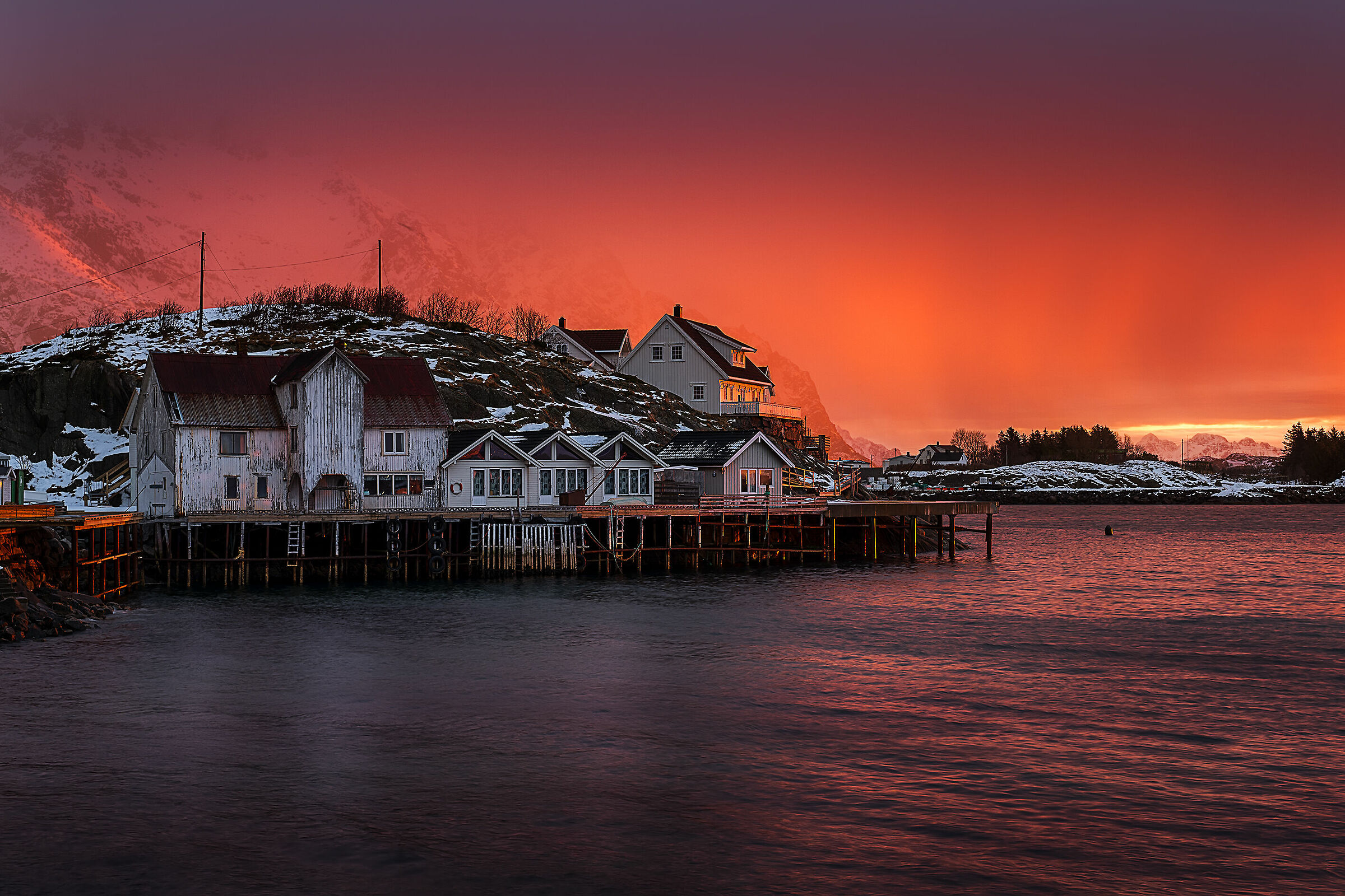 Henningsvaer...alba prima della nevicata