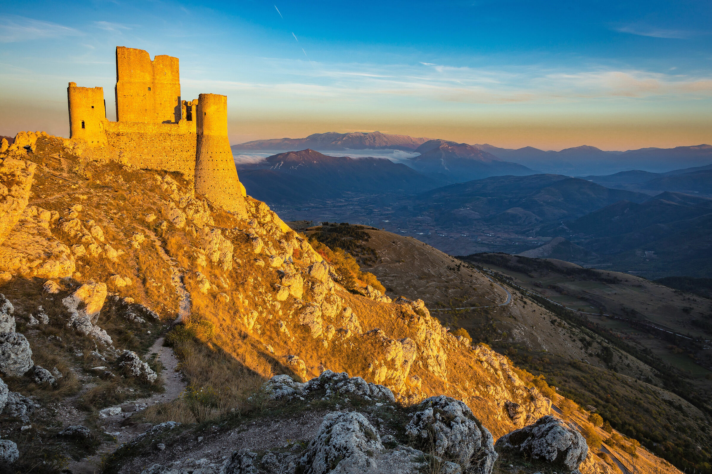 Natural lighting on the castle of rocca calascio