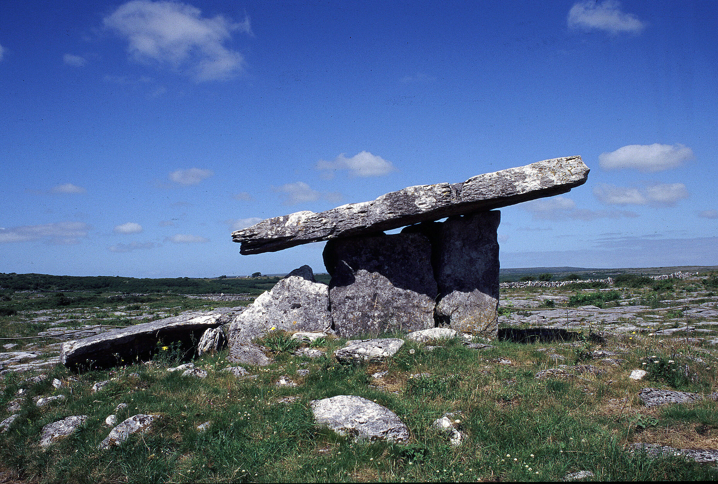 Poulnabrone Dolmen