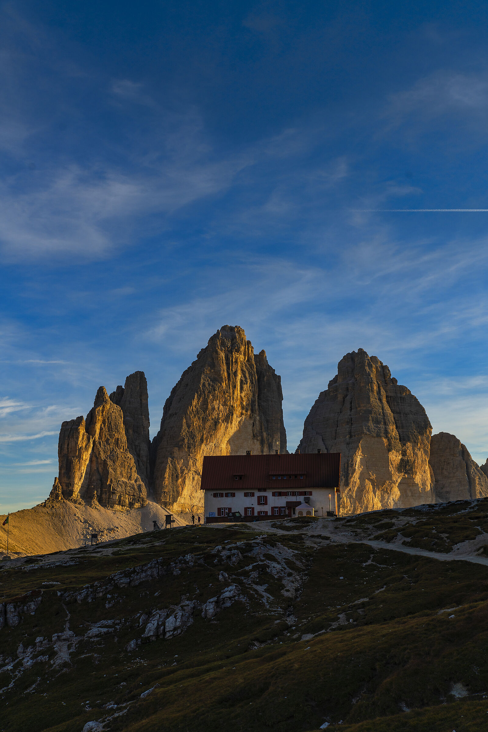 3 peaks and Ref. Locatelli