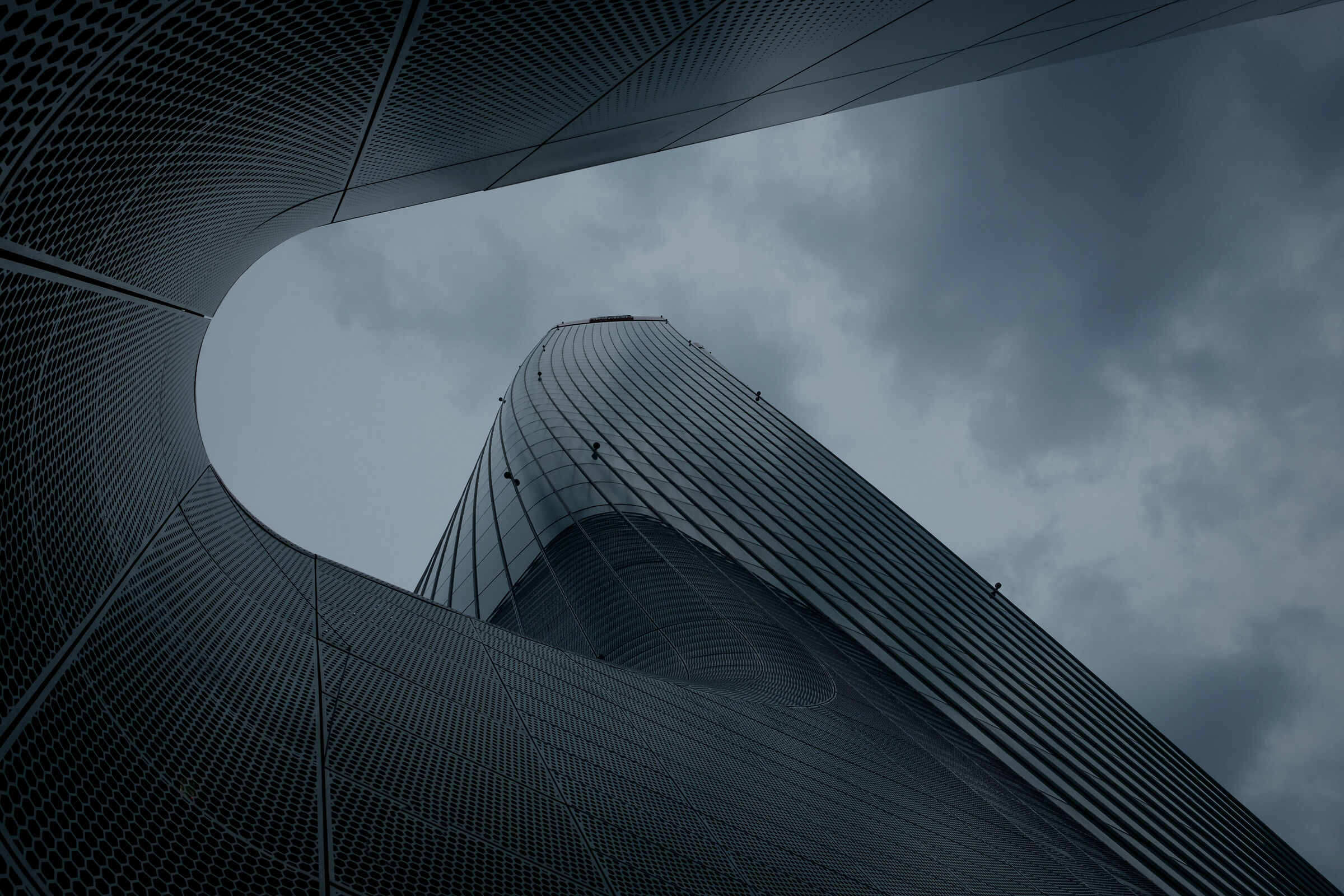 Milanese sinuousness