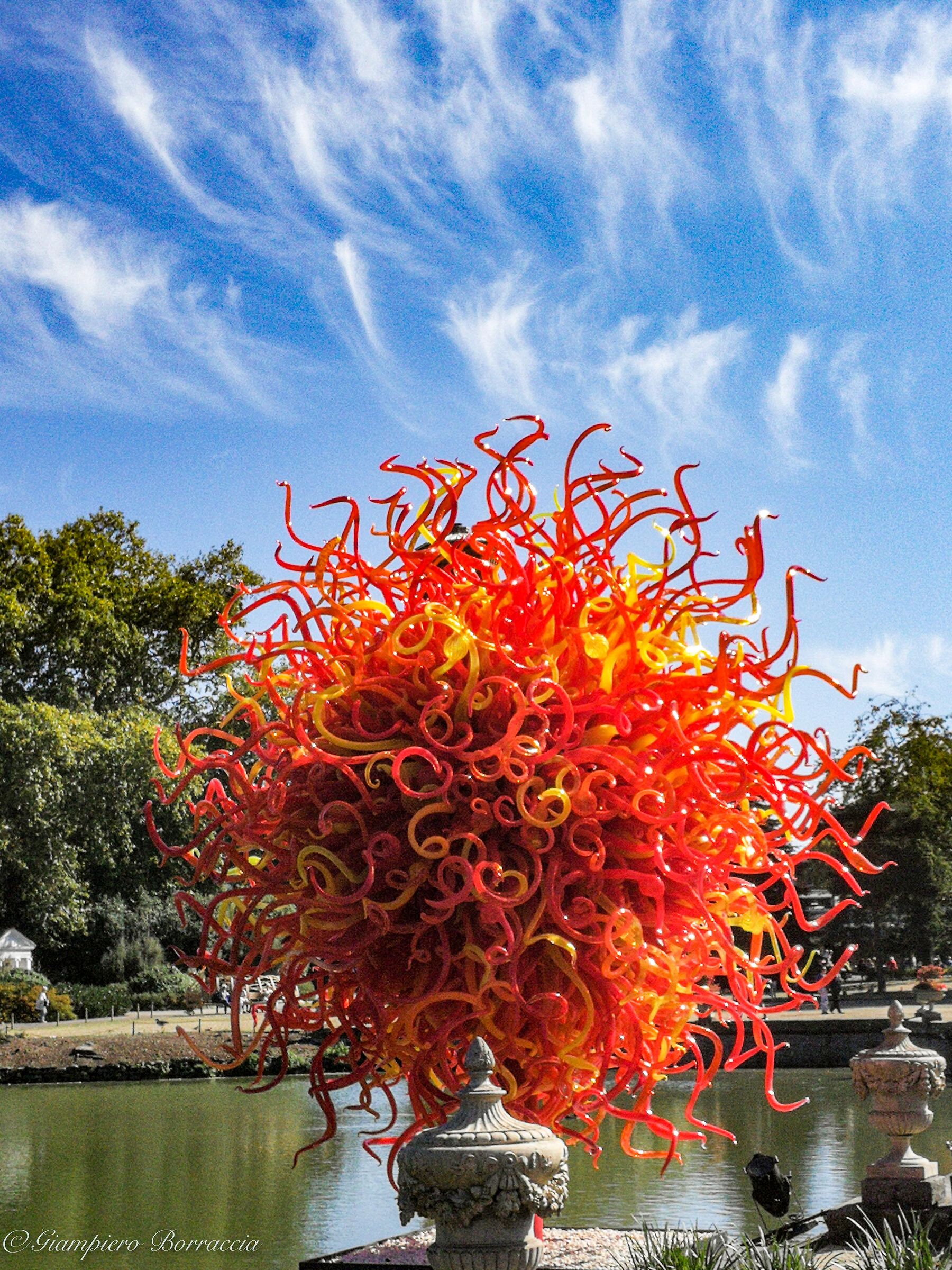 Summer sun (Dale Chihuly at Kew Gardens)