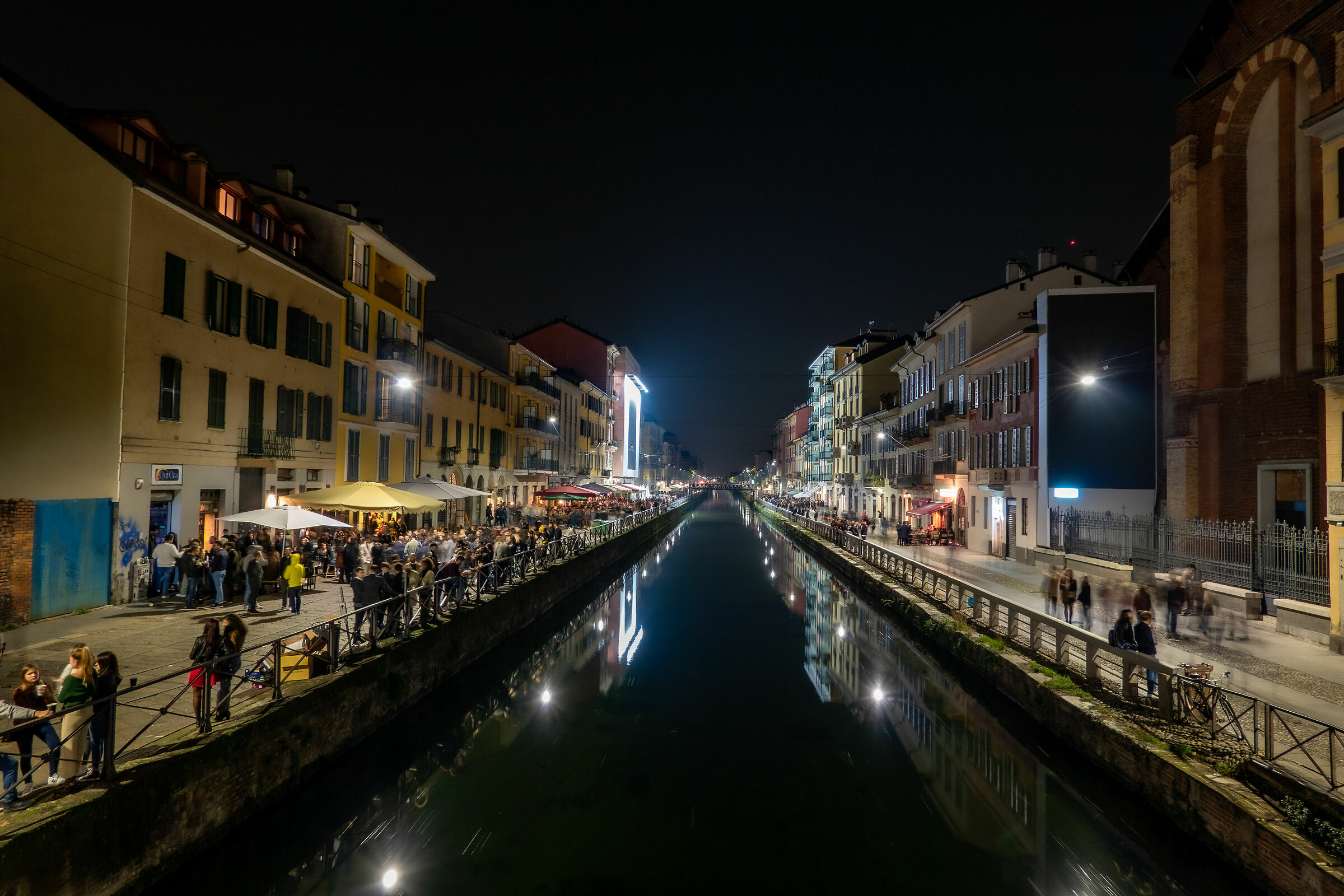 Ships by night... Milan