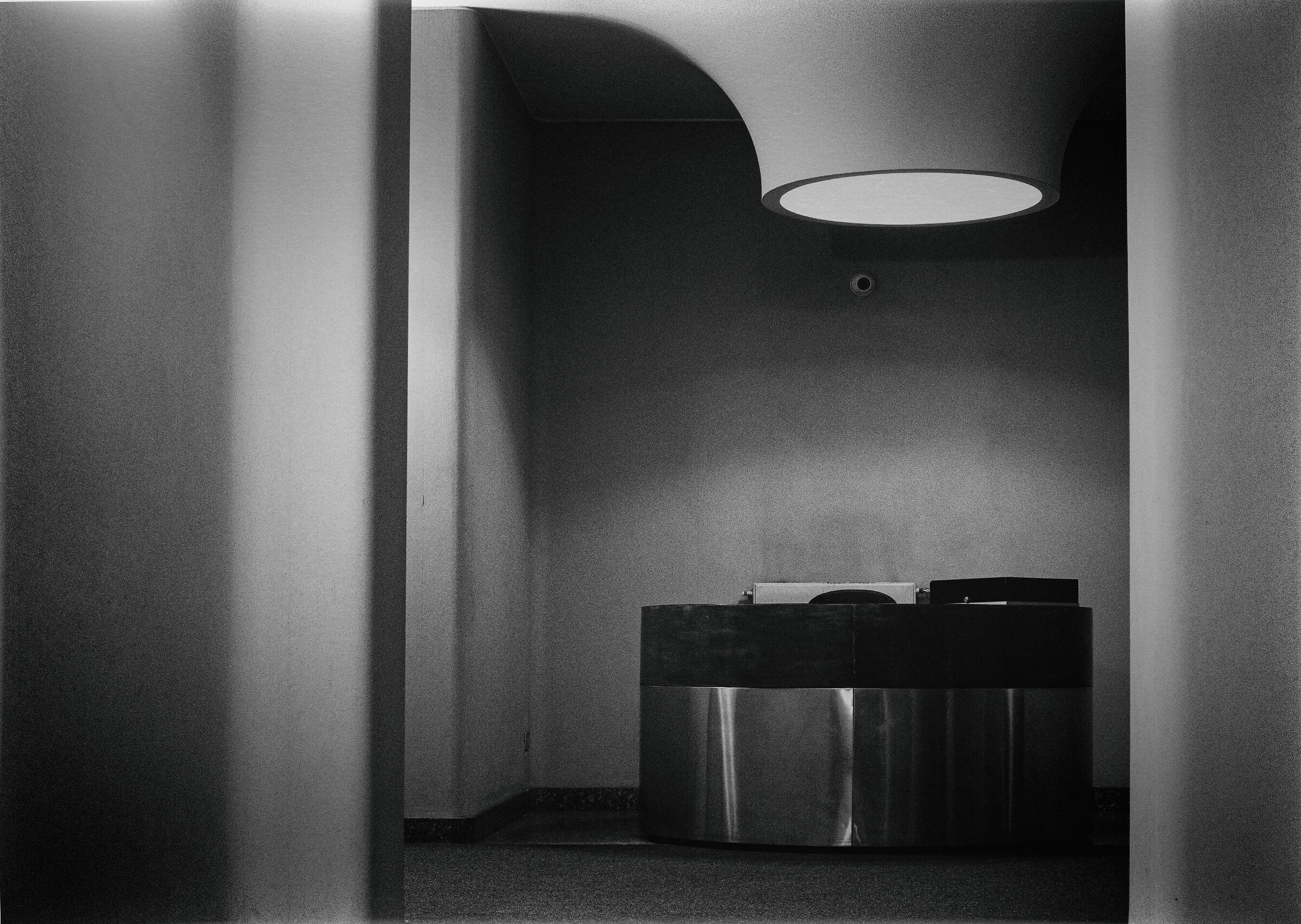 Interno condominio via Via Conca del Naviglio. Milano.