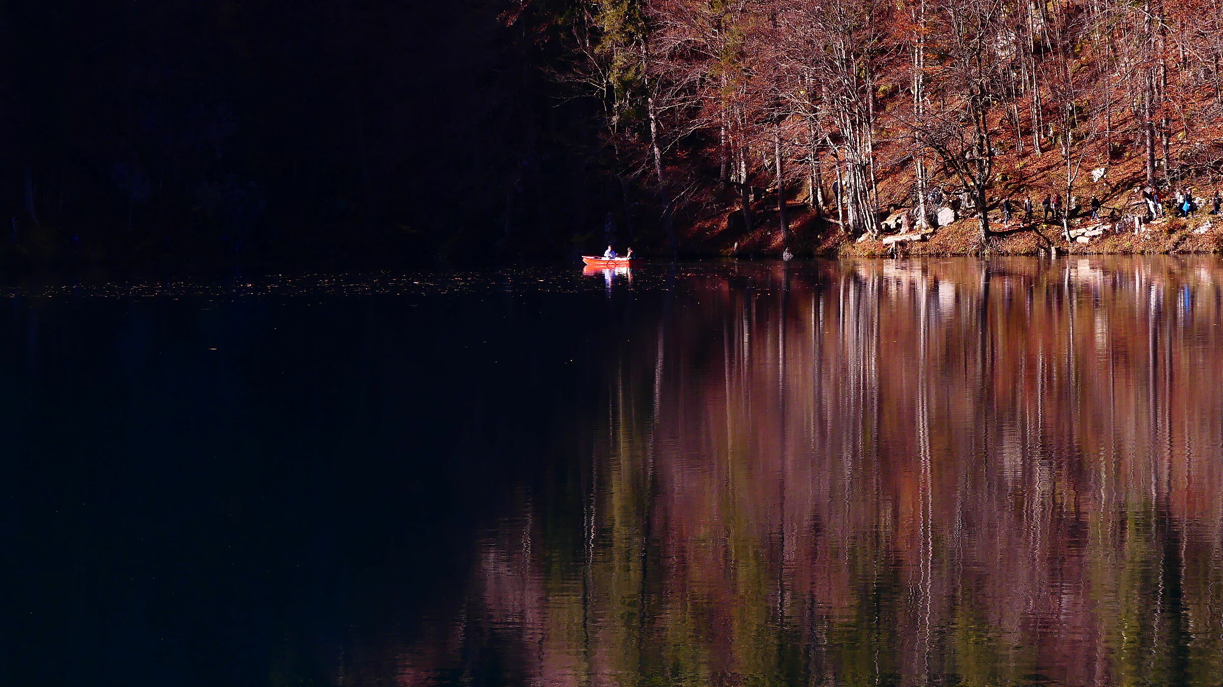 Ombre e luci sul lago