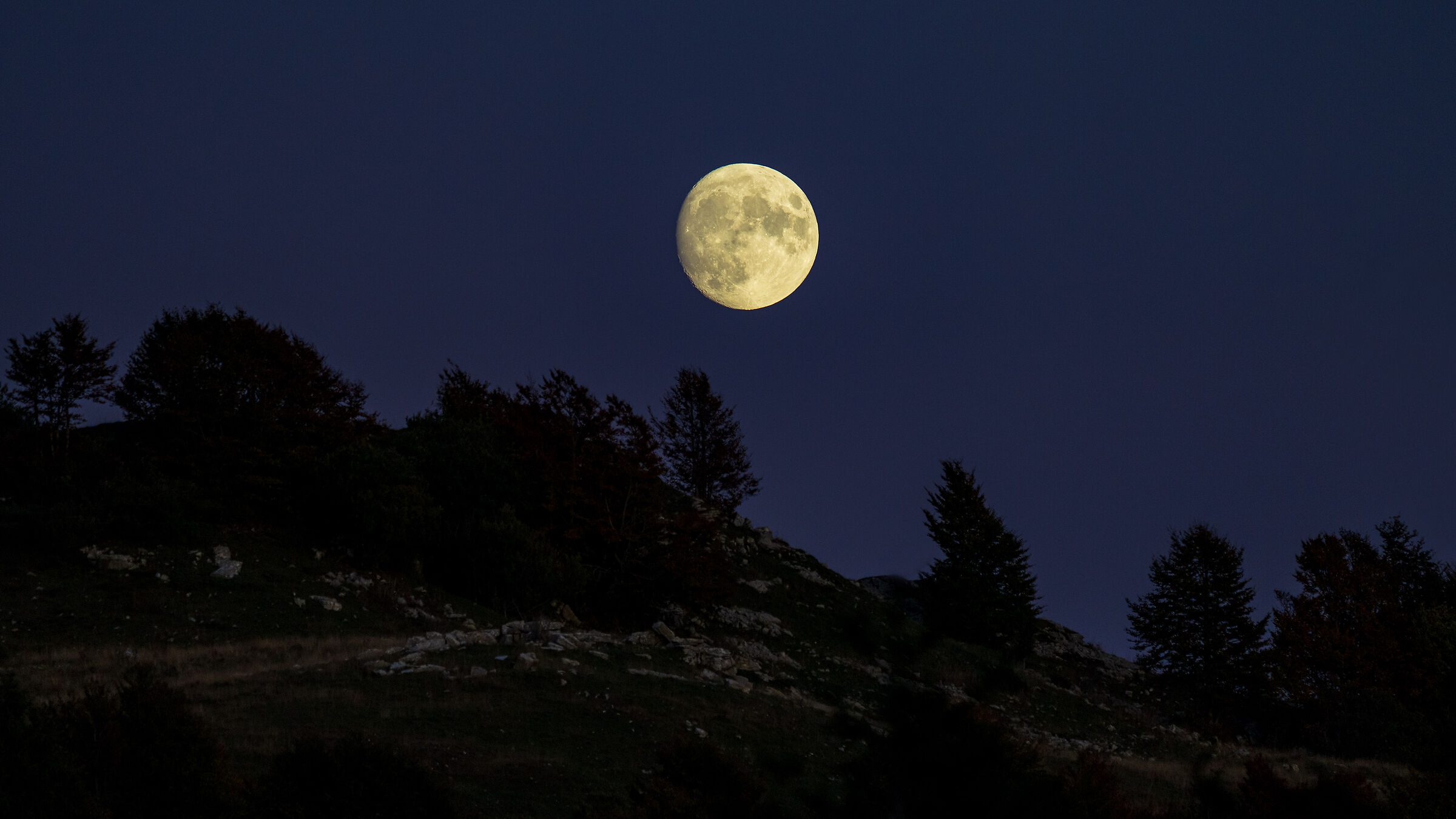 Luna sul Corno Mozzo