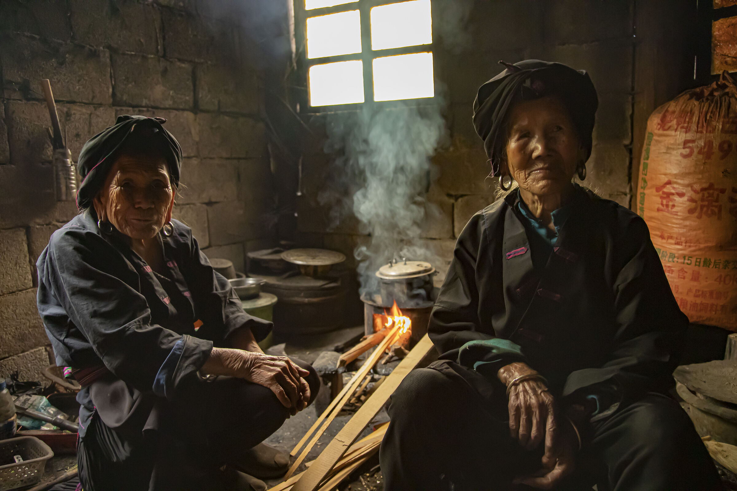 The old paesant women