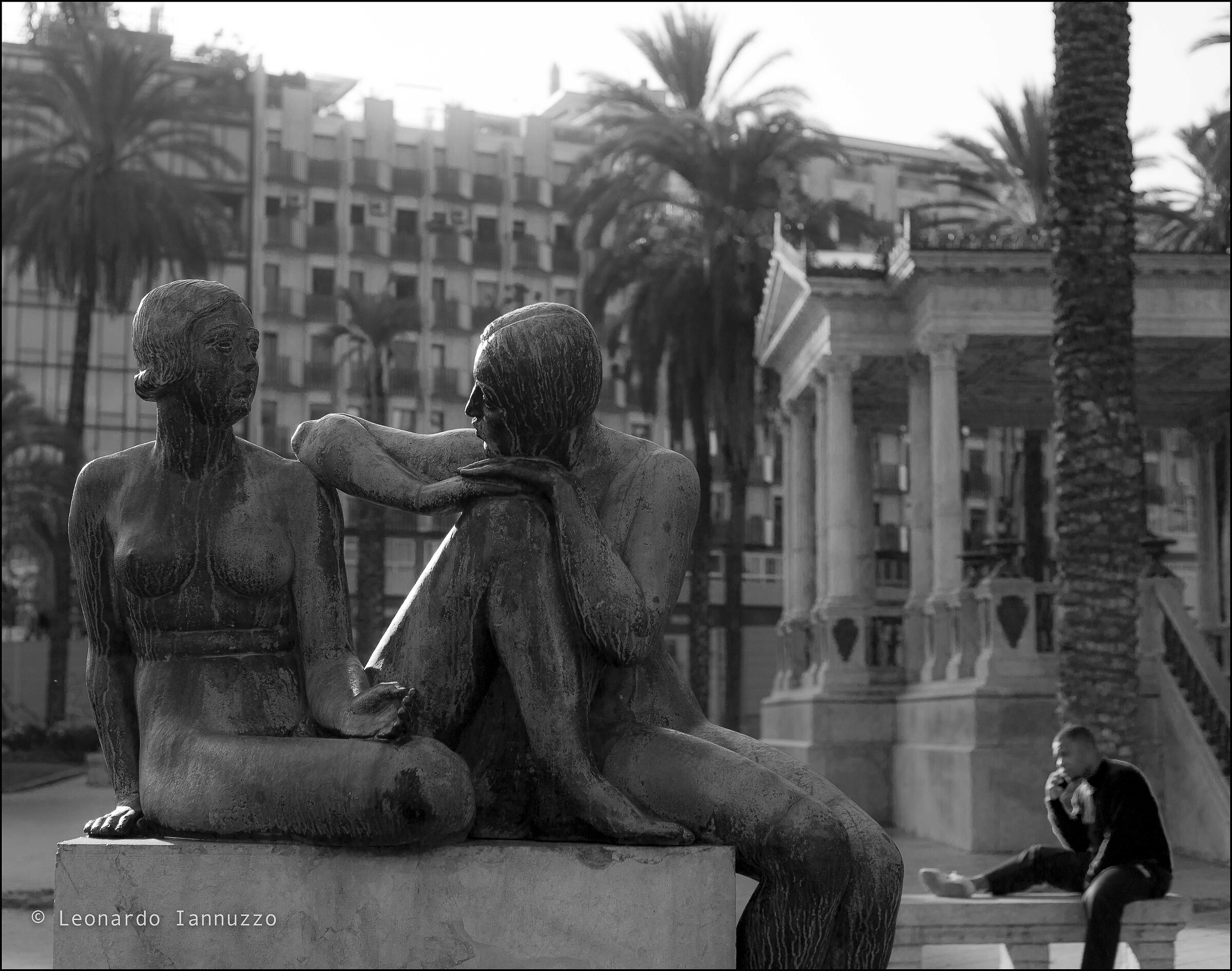 Palermo - Piazza Politeama - Conversations.