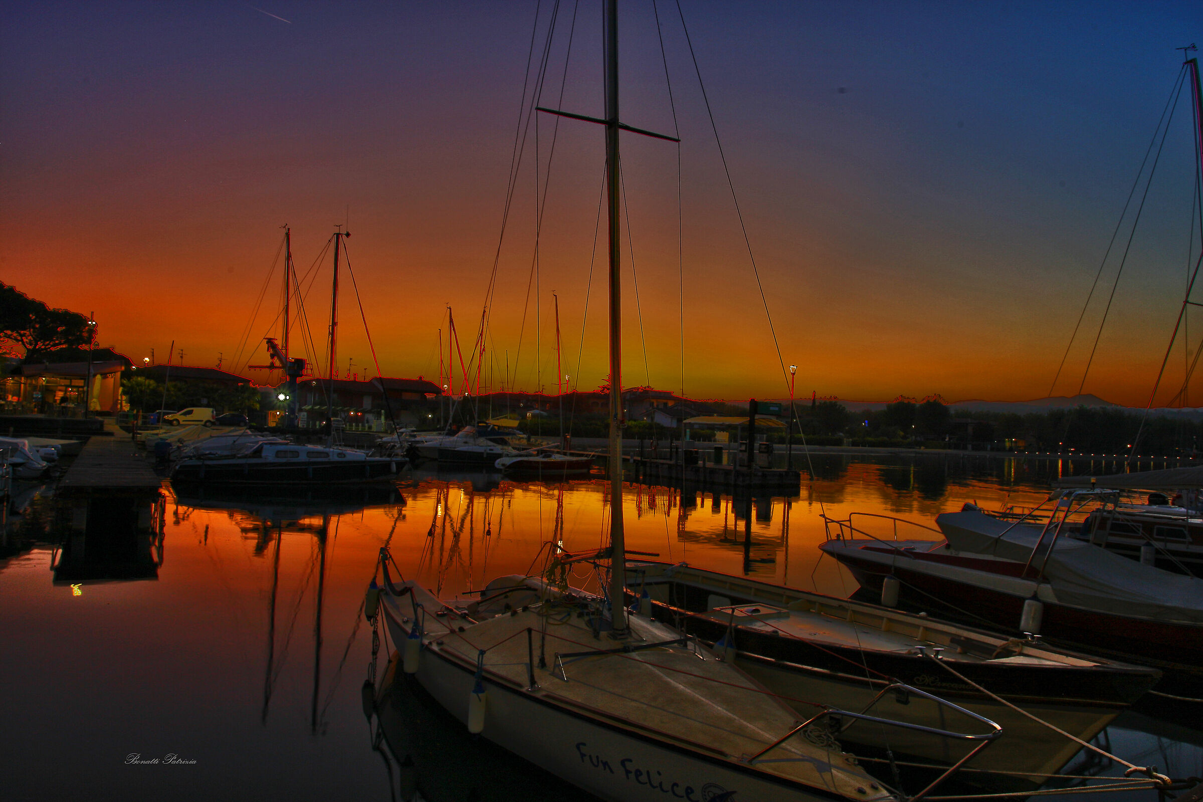 at the right place in the right sunset (Porto torchio)