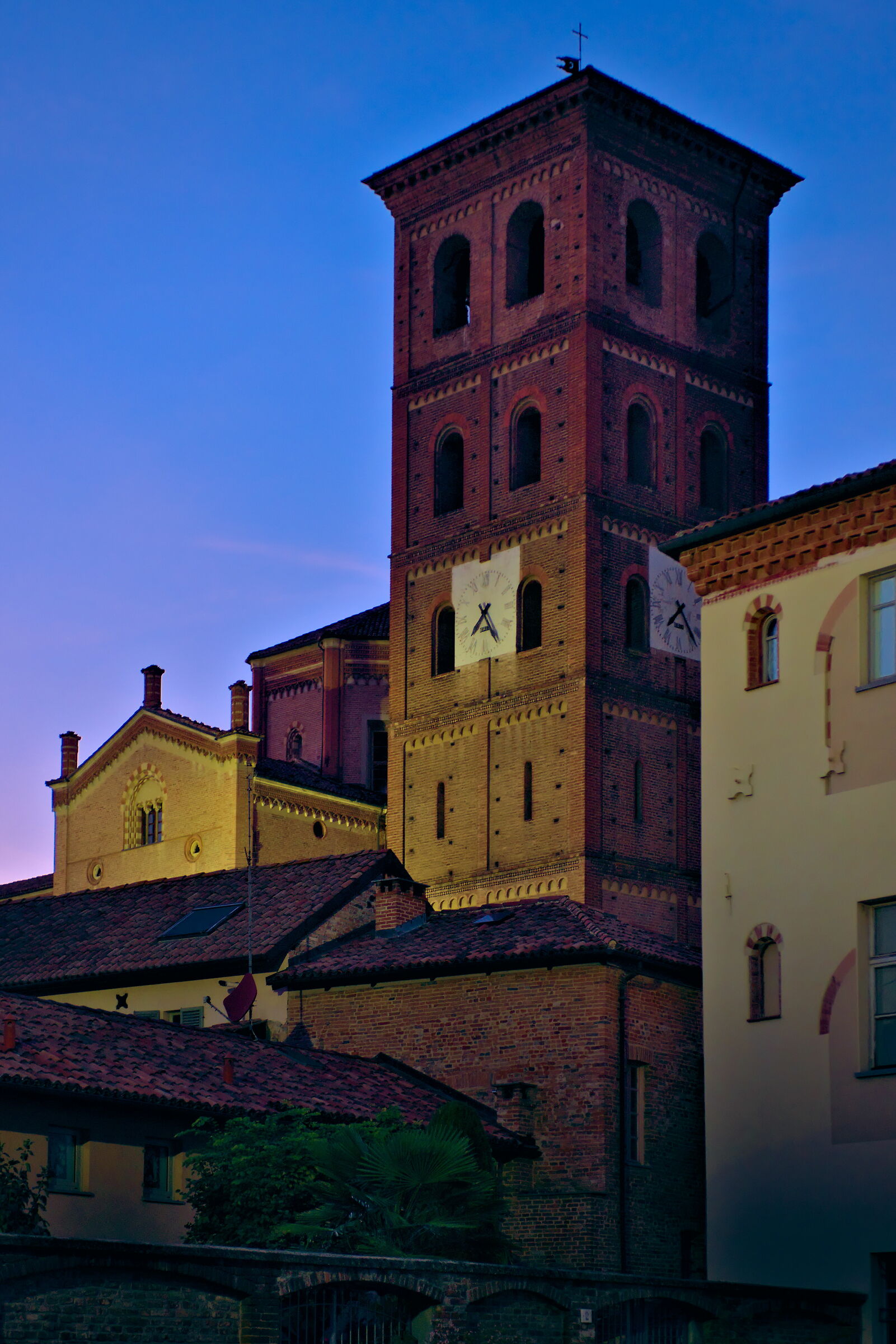 Auctions, Cathedral bell tower